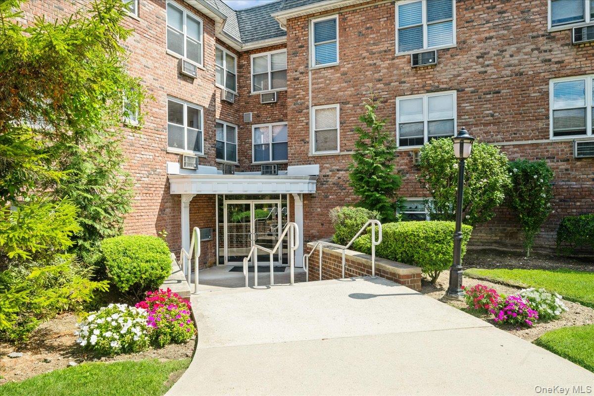 #1 photo, 2 Fowler Avenue, ナッソー郡 Lynbrook , NY 11563