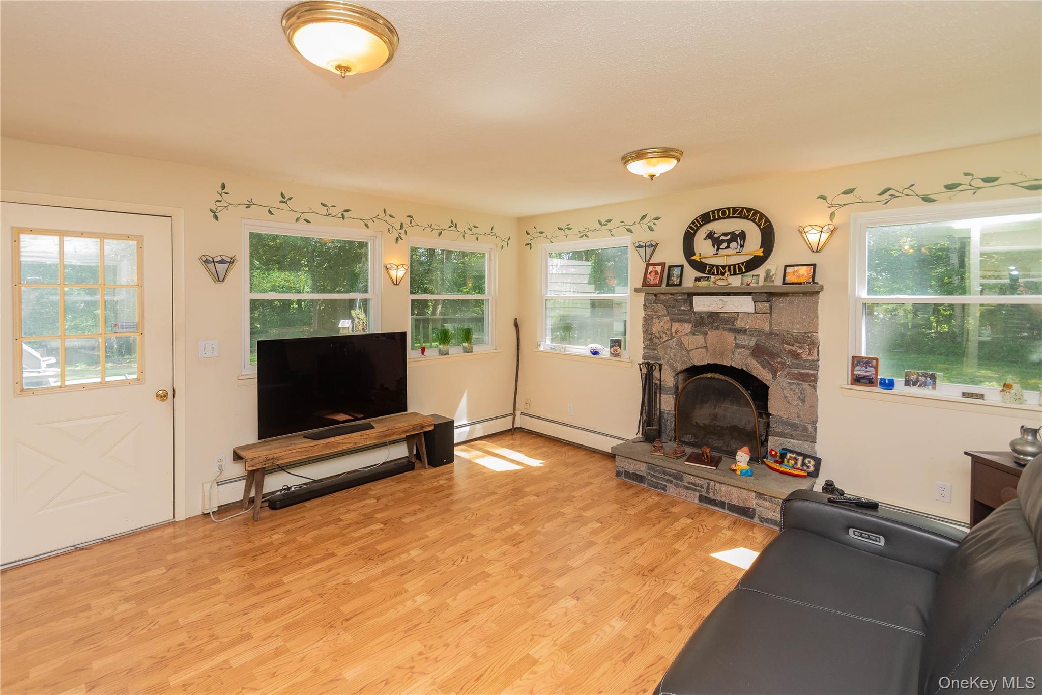 #18 photo, 513 Roberts Court, Hurley , NY 12443