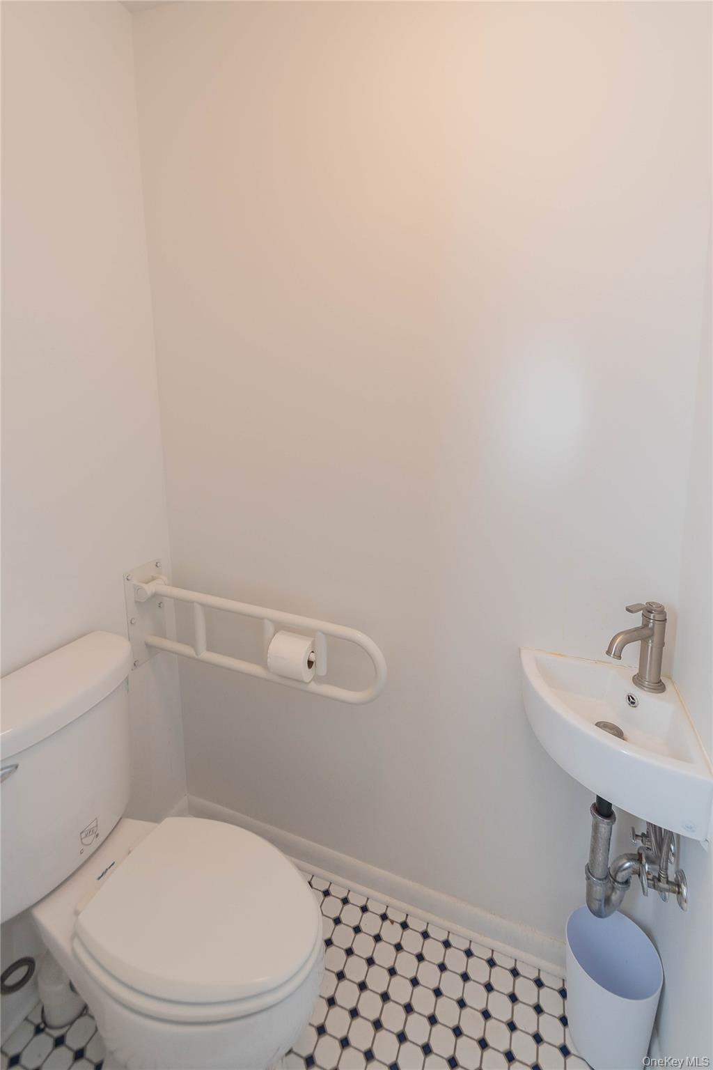 #20 photo, 513 Roberts Court, Hurley , NY 12443