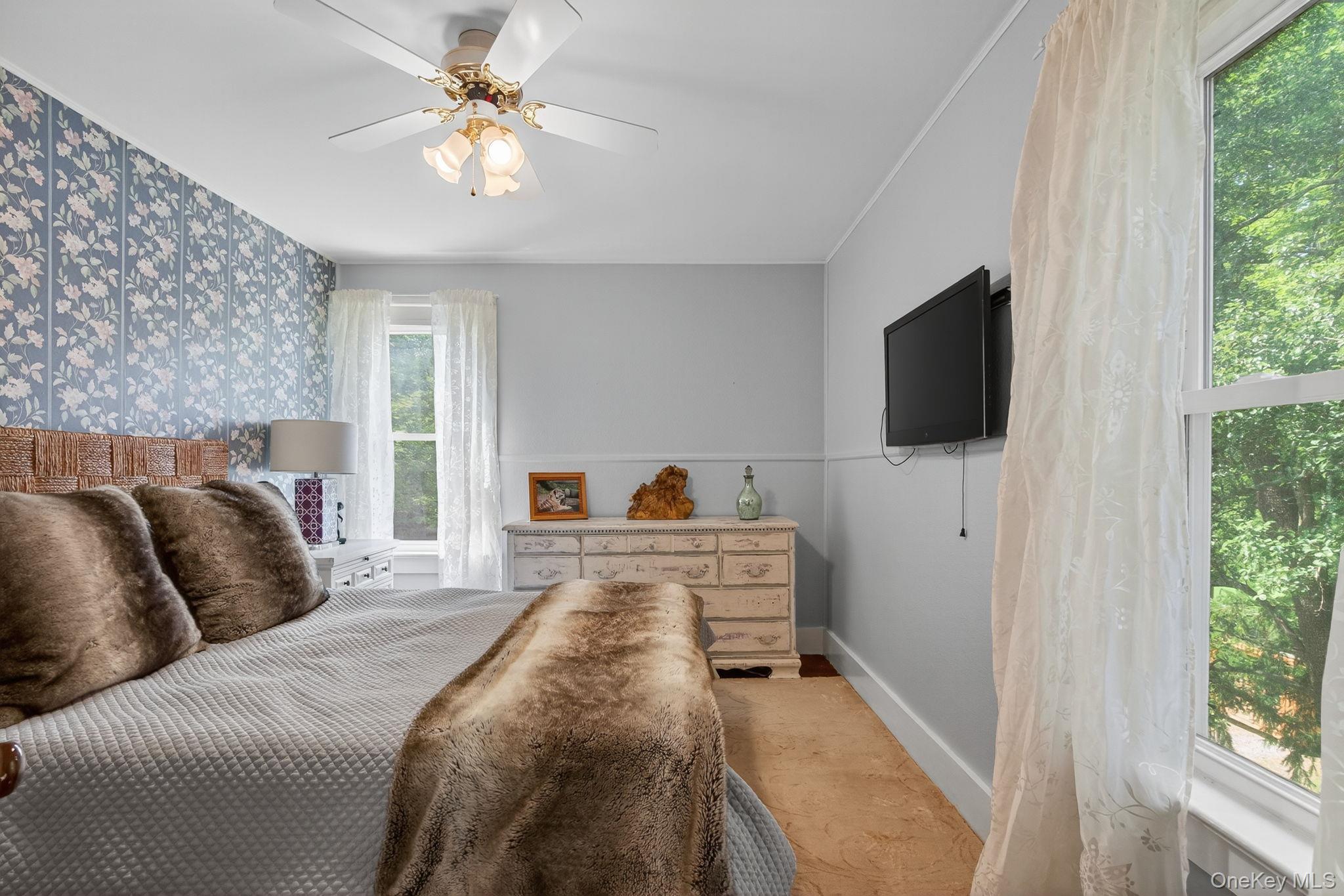 #19 photo, 8213 Main Street, Hunter , NY 12442