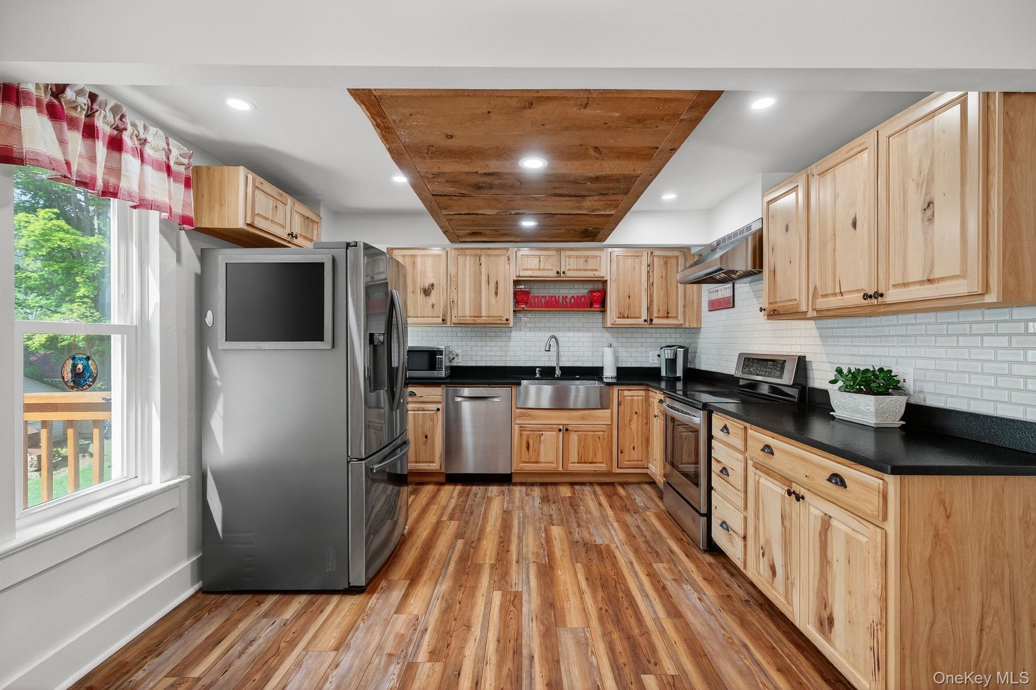 #5 photo, 8213 Main Street, Hunter , NY 12442