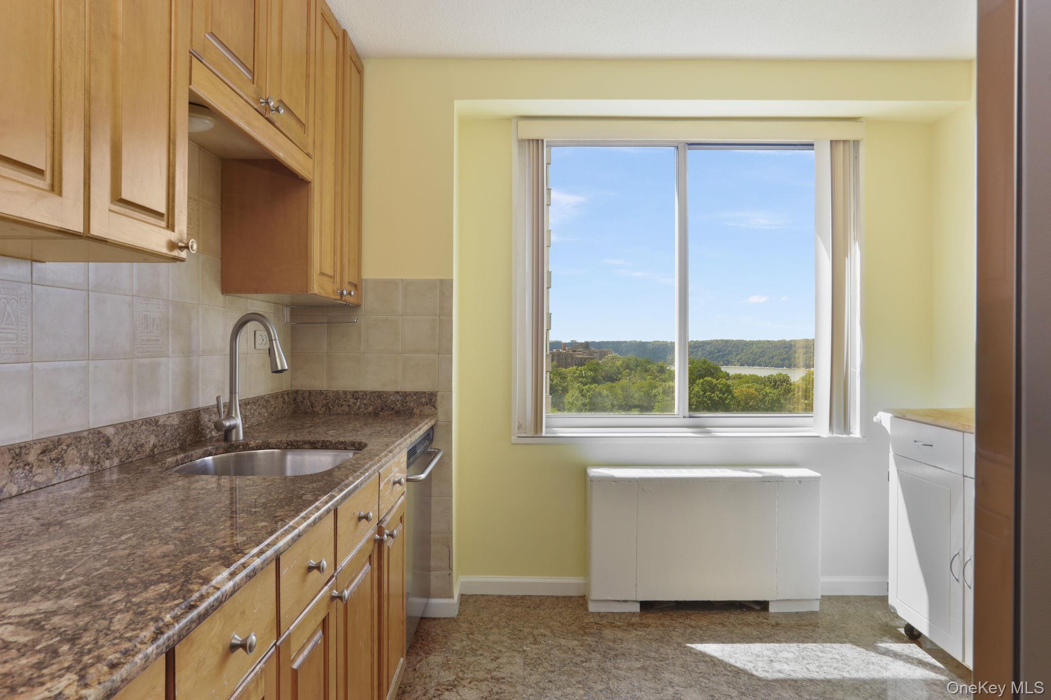 #9 photo, 3333 Henry Hudson Parkway, ブロンクス区 Bronx , NY 10463