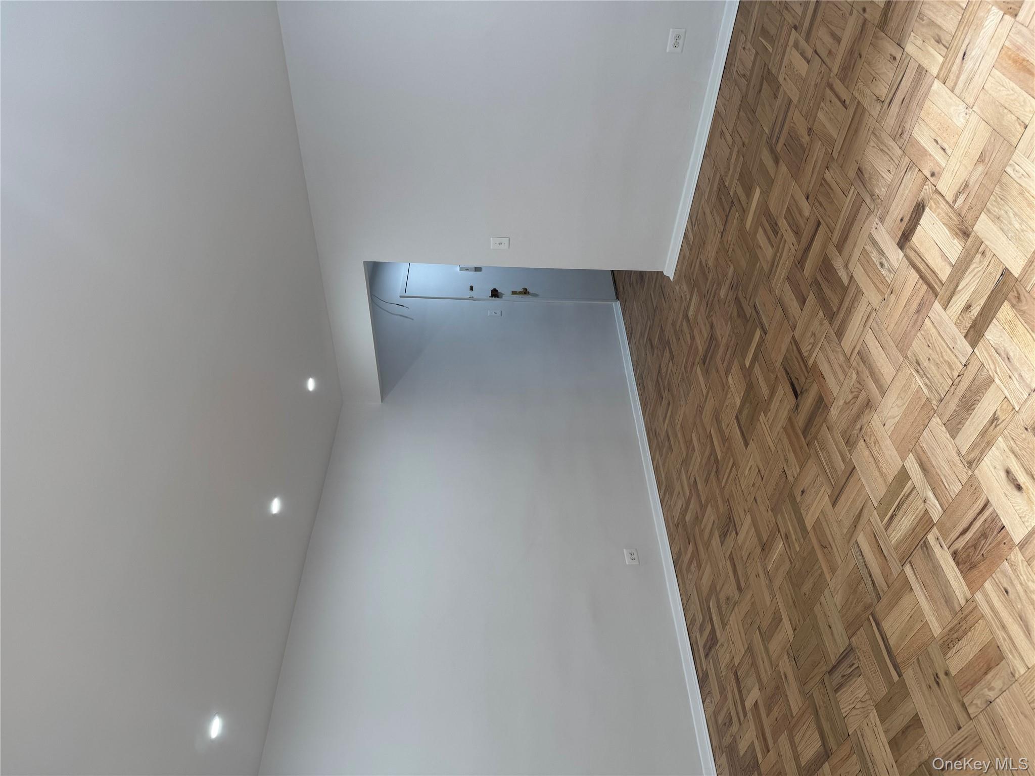 #3 photo, 65-50 Wetherole st, クイーンズ区 Rego Park , NY 11374