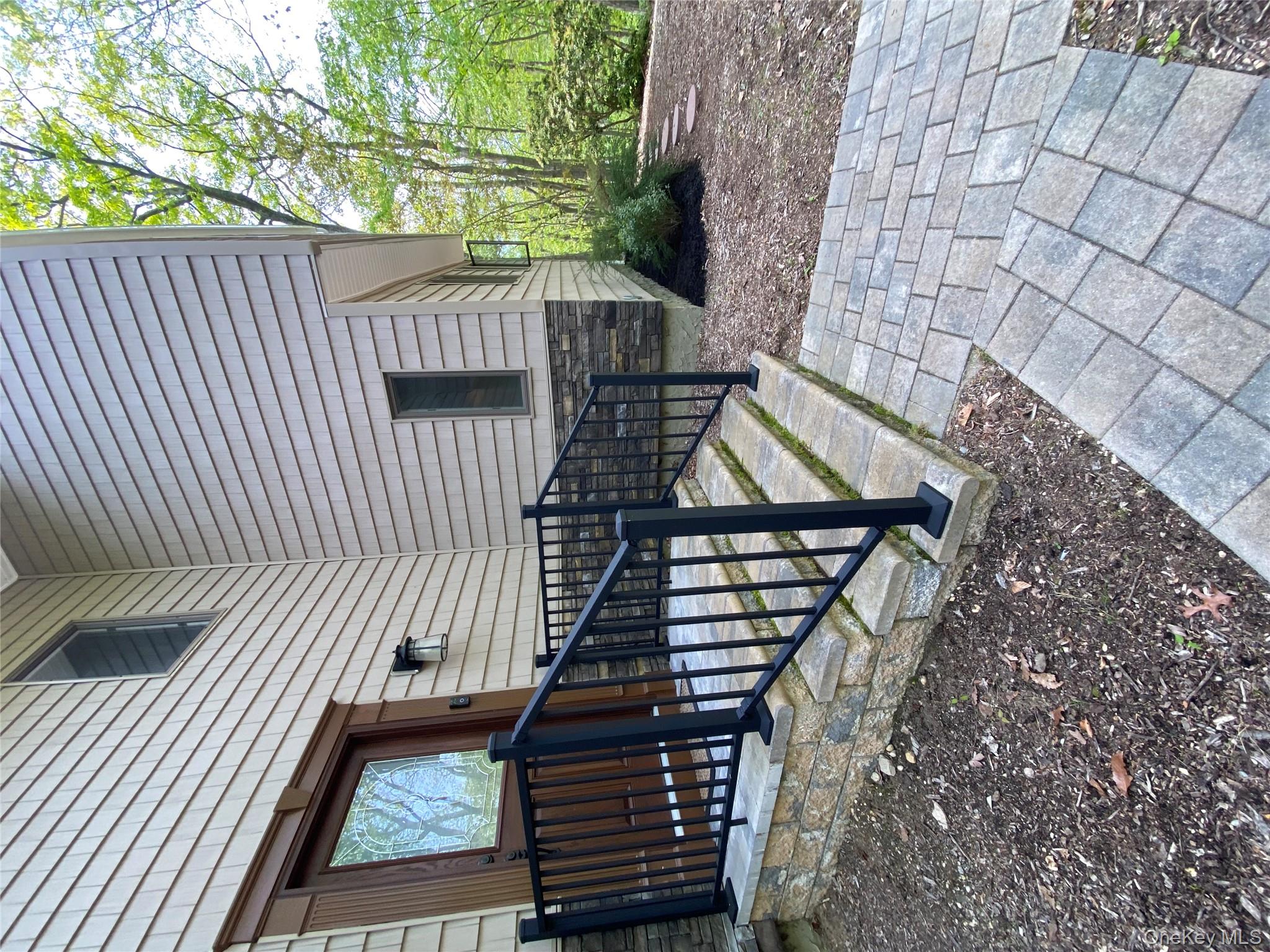 #2 photo, 64 HOLLOW ROAD Hollow, サフォーク郡 Stony Brook , NY 11790