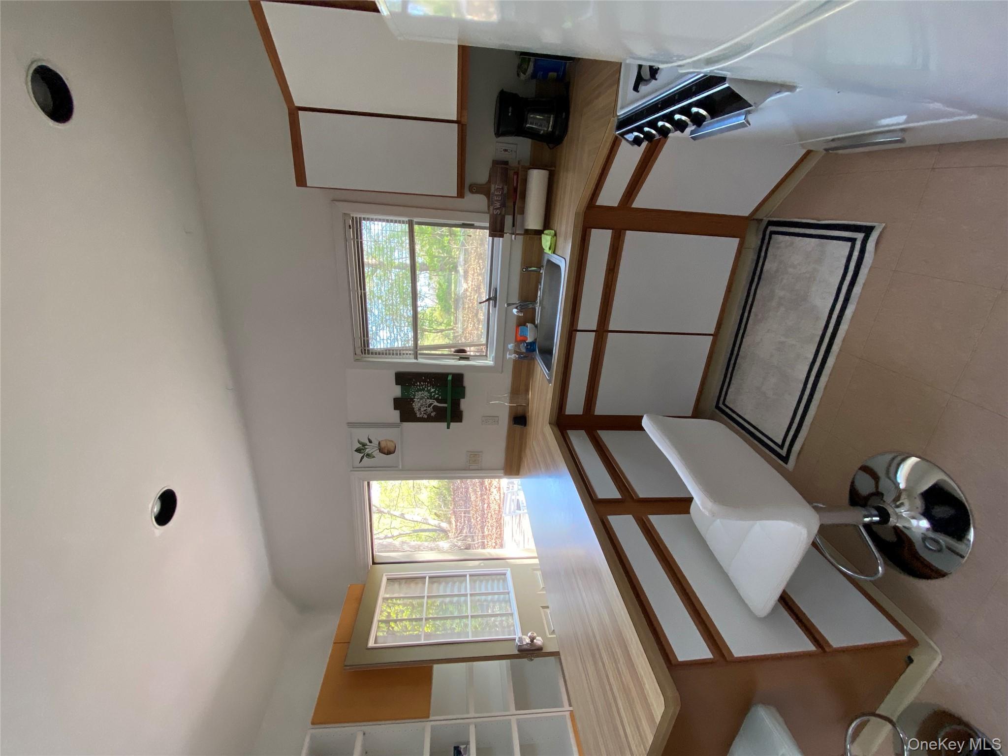 #20 photo, 64 HOLLOW ROAD Hollow, サフォーク郡 Stony Brook , NY 11790