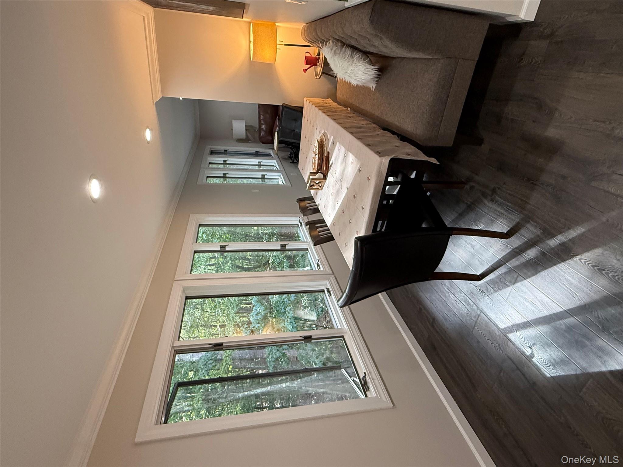 #4 photo, 64 HOLLOW ROAD Hollow, サフォーク郡 Stony Brook , NY 11790