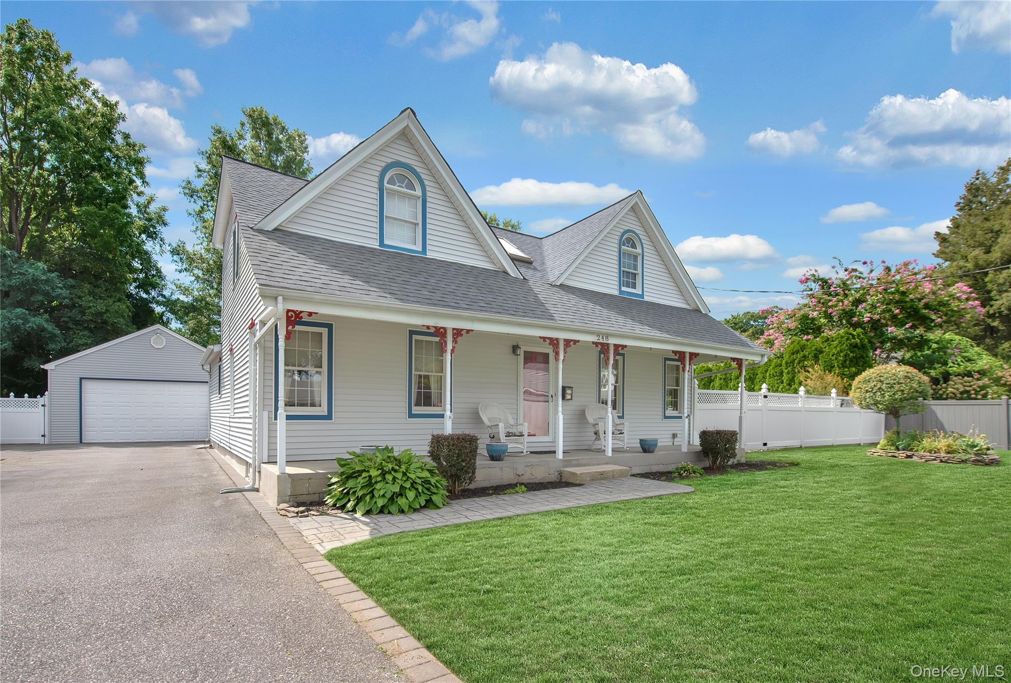 #1 photo, 248 5th Street, सफ़ोक काउंटी Saint James , NY 11780