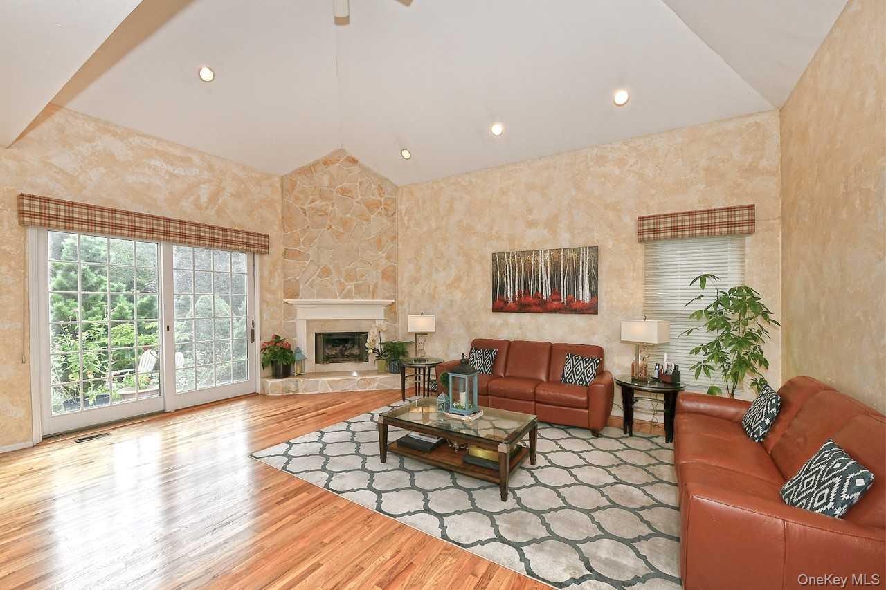 #10 photo, 2 Andiron Court, サフォーク郡 East Northport , NY 11746