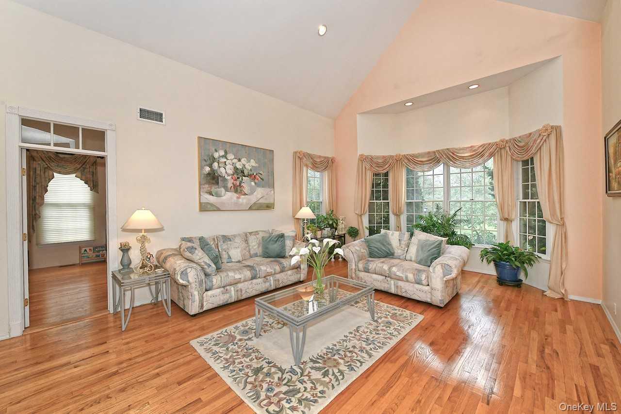 #13 photo, 2 Andiron Court, サフォーク郡 East Northport , NY 11746