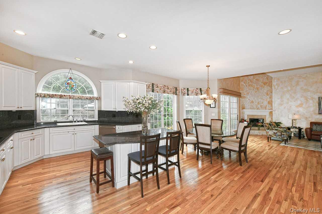 #17 photo, 2 Andiron Court, サフォーク郡 East Northport , NY 11746