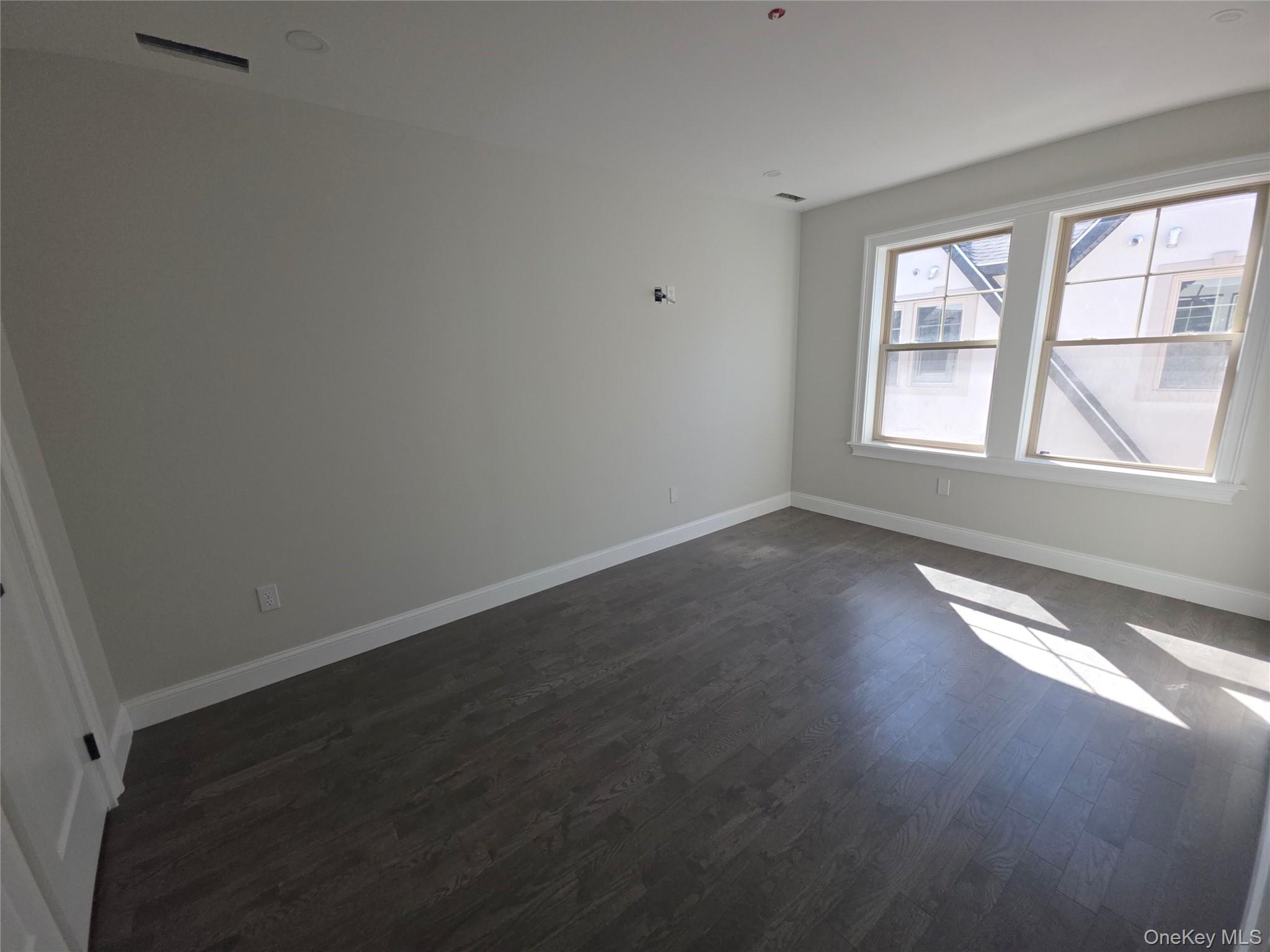 #8 photo, 65 W 2nd Street, Mount Vernon , NY 10550