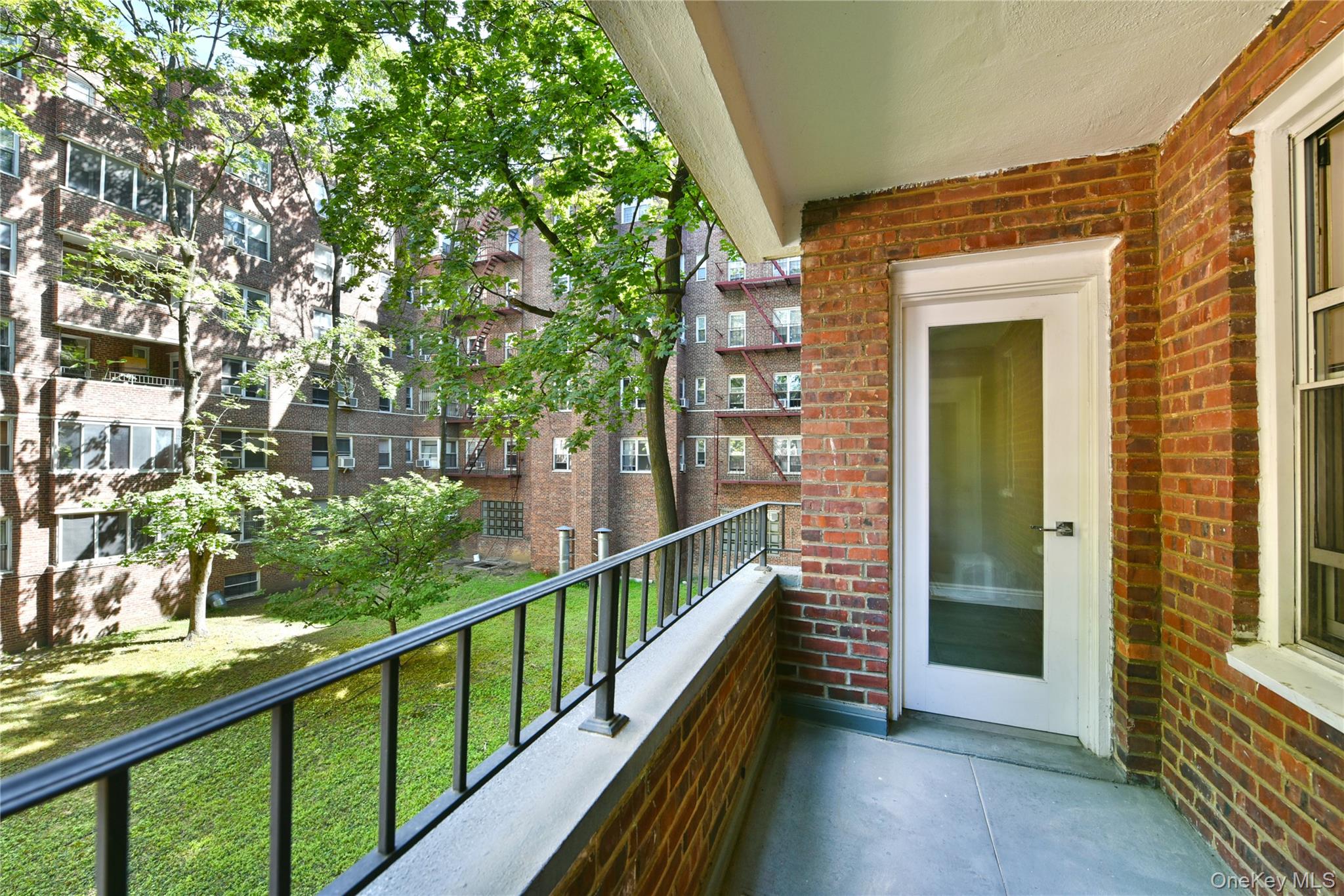 #12 photo, 67-66 108th Street, クイーンズ区 Forest Hills , NY 11375