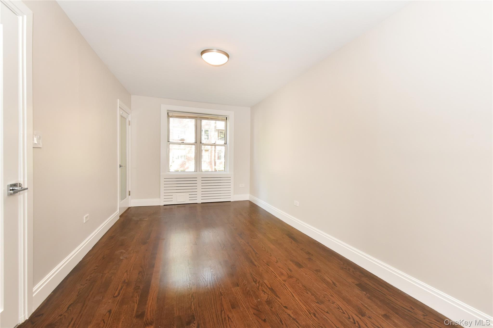 #15 photo, 67-66 108th Street, クイーンズ区 Forest Hills , NY 11375