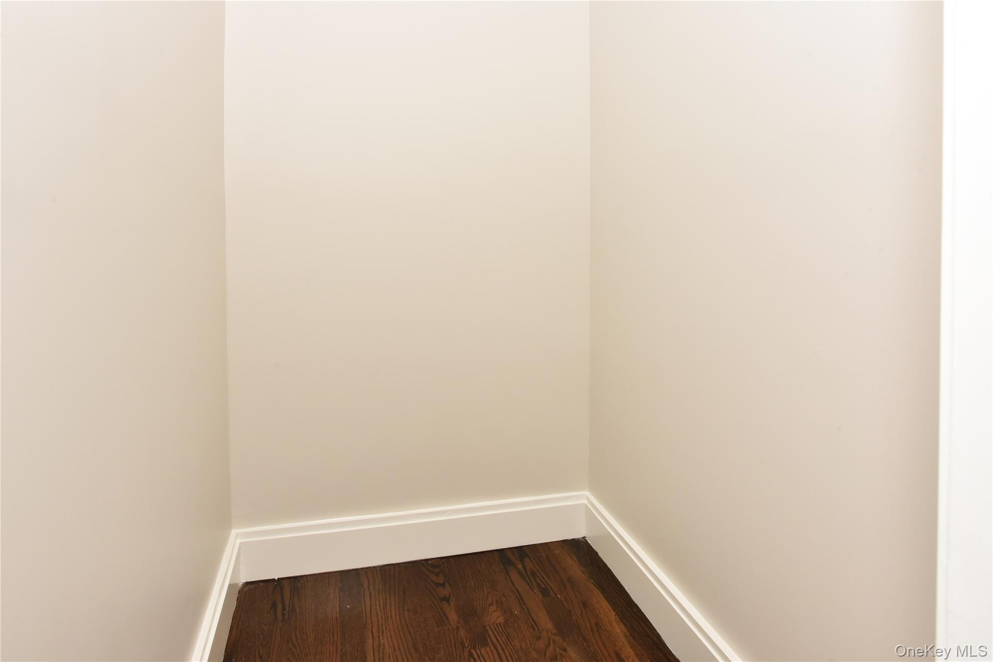 #17 photo, 67-66 108th Street, クイーンズ区 Forest Hills , NY 11375