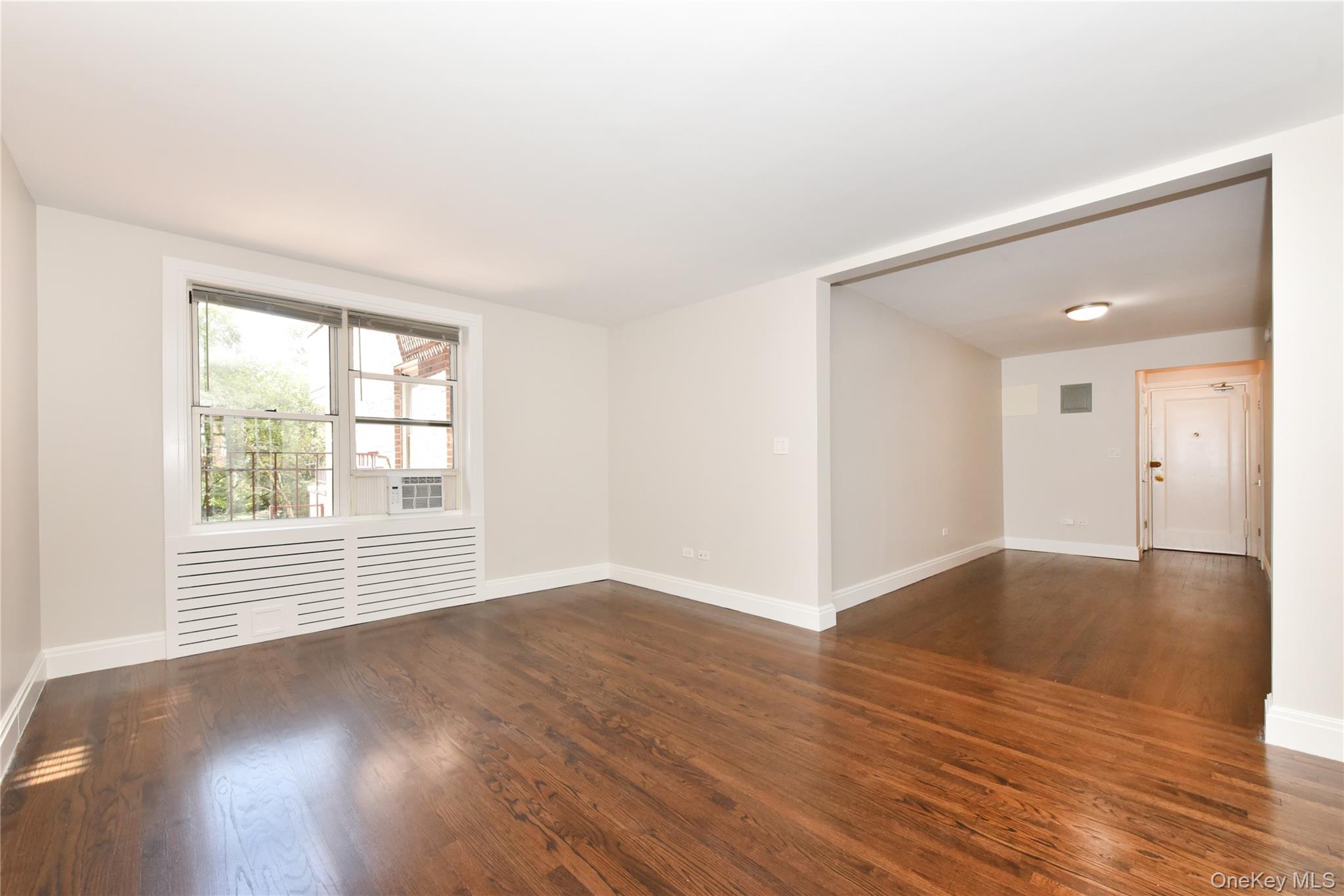 #2 photo, 67-66 108th Street, クイーンズ区 Forest Hills , NY 11375