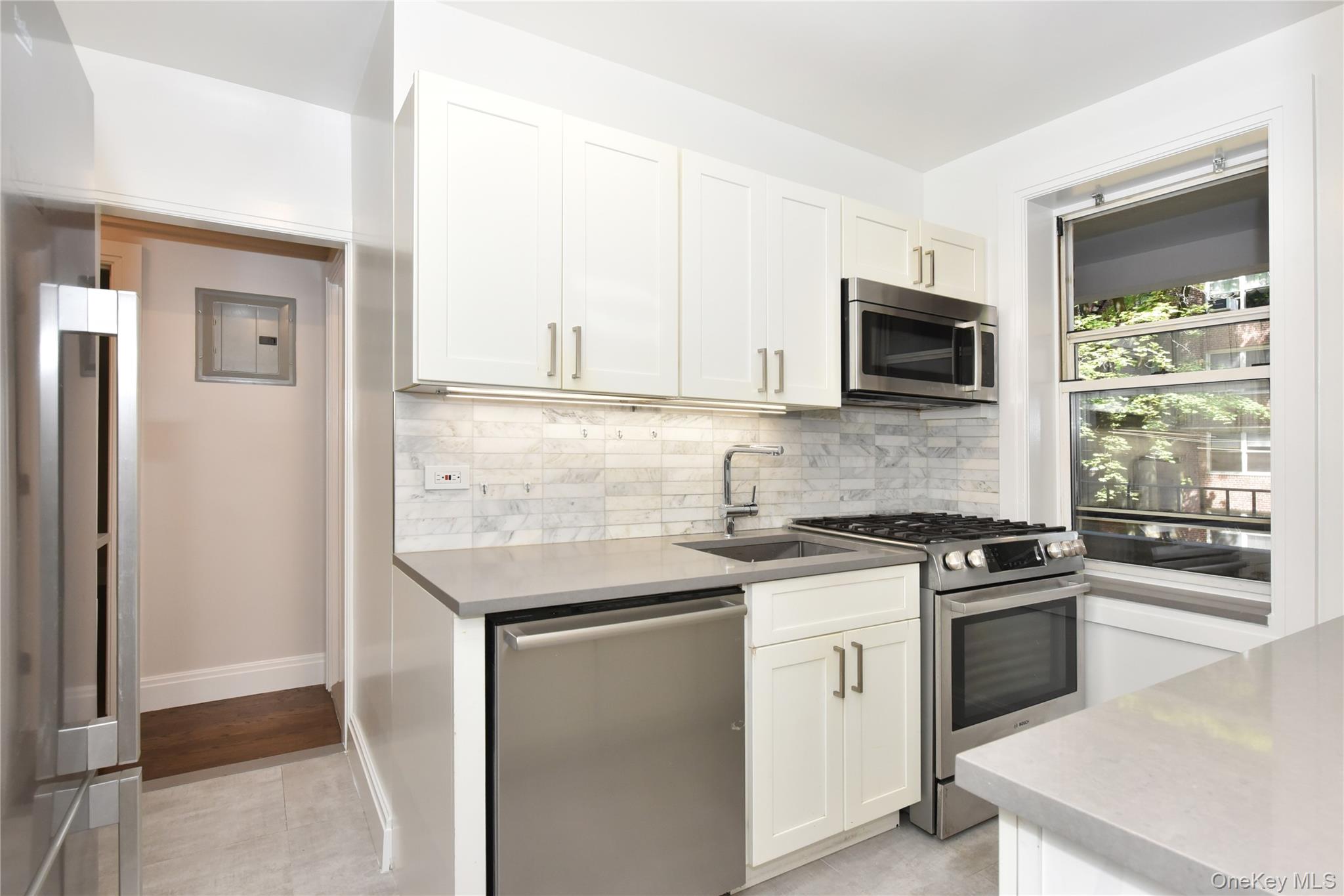 #7 photo, 67-66 108th Street, クイーンズ区 Forest Hills , NY 11375