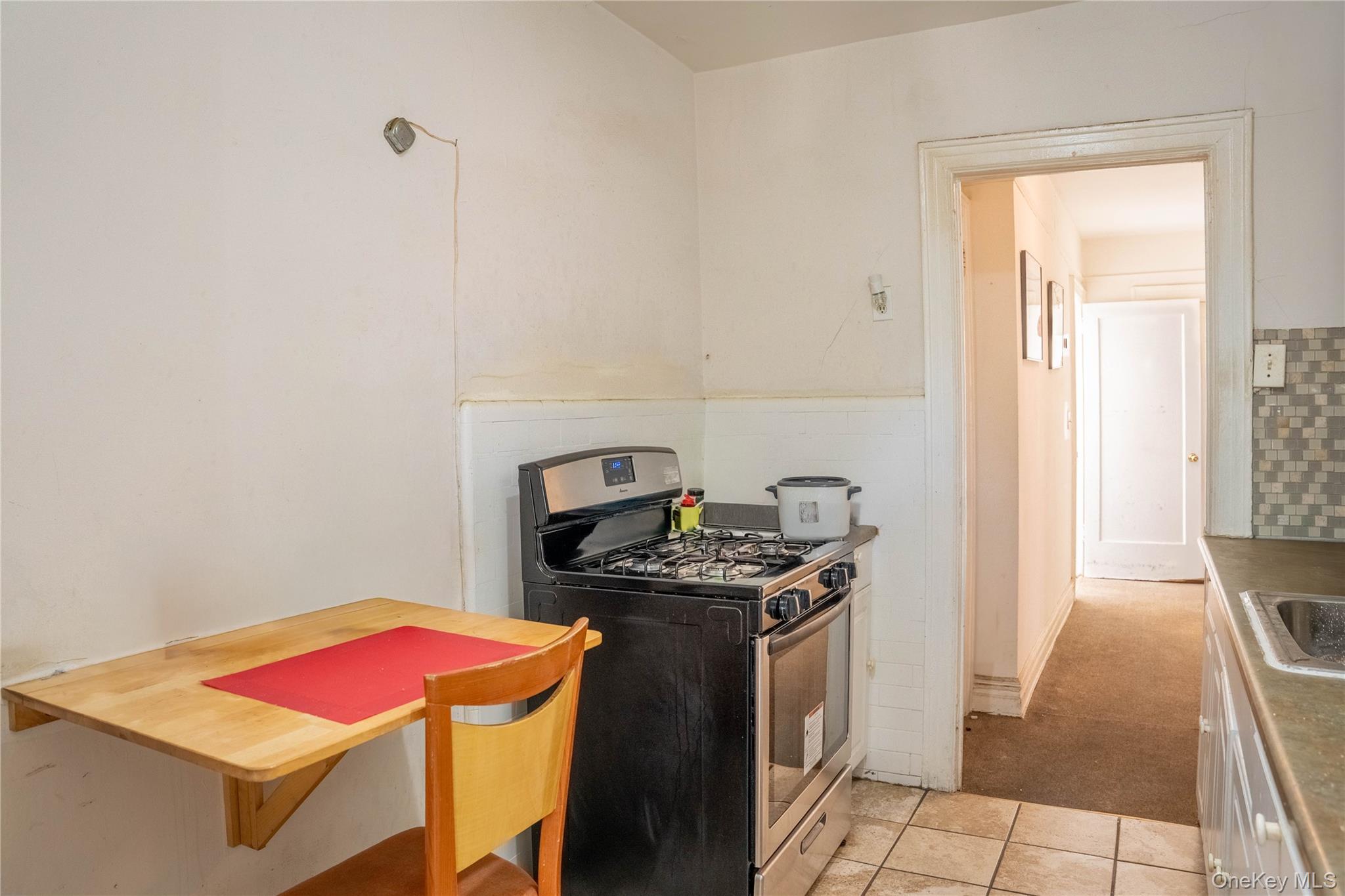 #11 photo, 3326 83rd Street, クイーンズ区 Jackson Heights , NY 11372