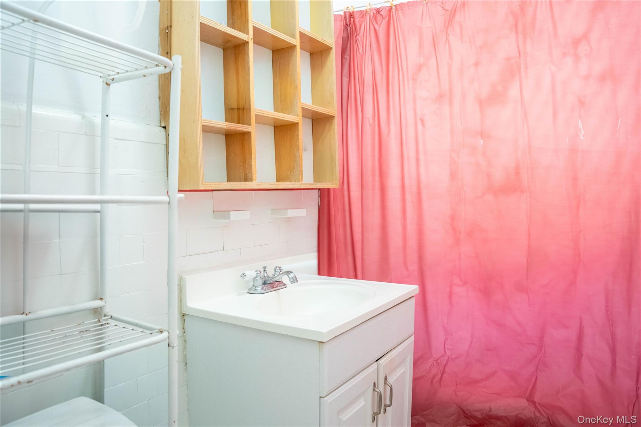 #13 photo, 3326 83rd Street, クイーンズ区 Jackson Heights , NY 11372