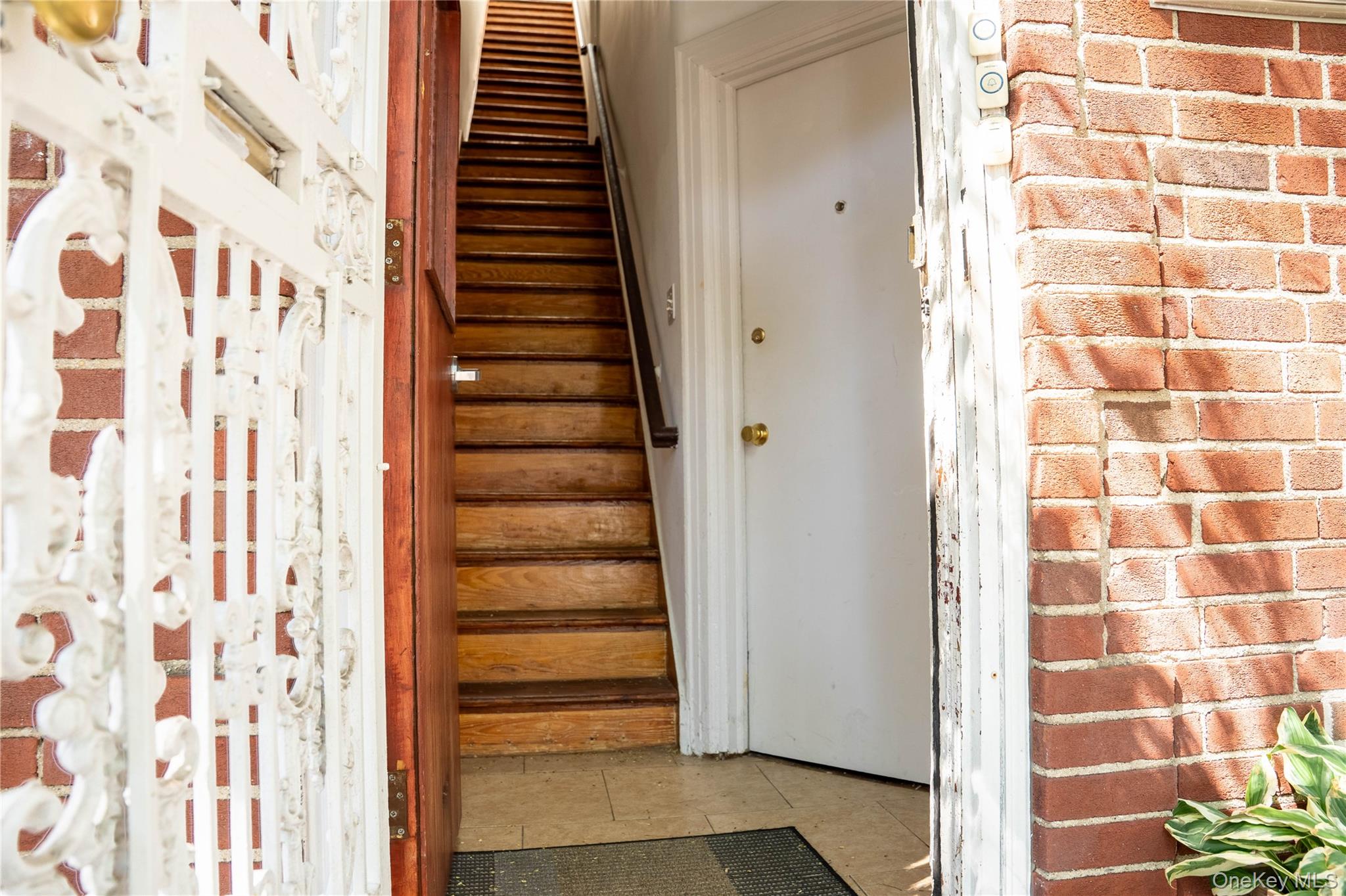 #3 photo, 3326 83rd Street, クイーンズ区 Jackson Heights , NY 11372