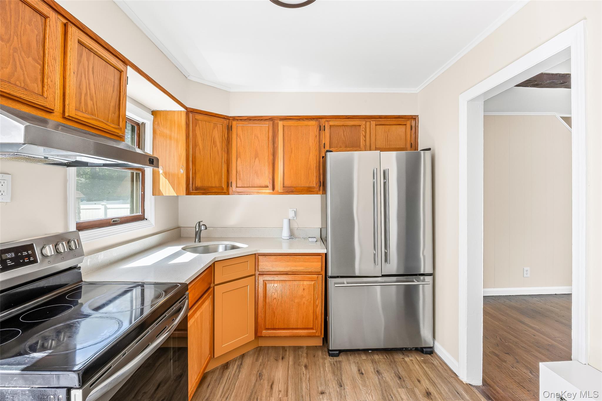 #10 photo, 196 S Broome Avenue, Lindenhurst , NY 11757