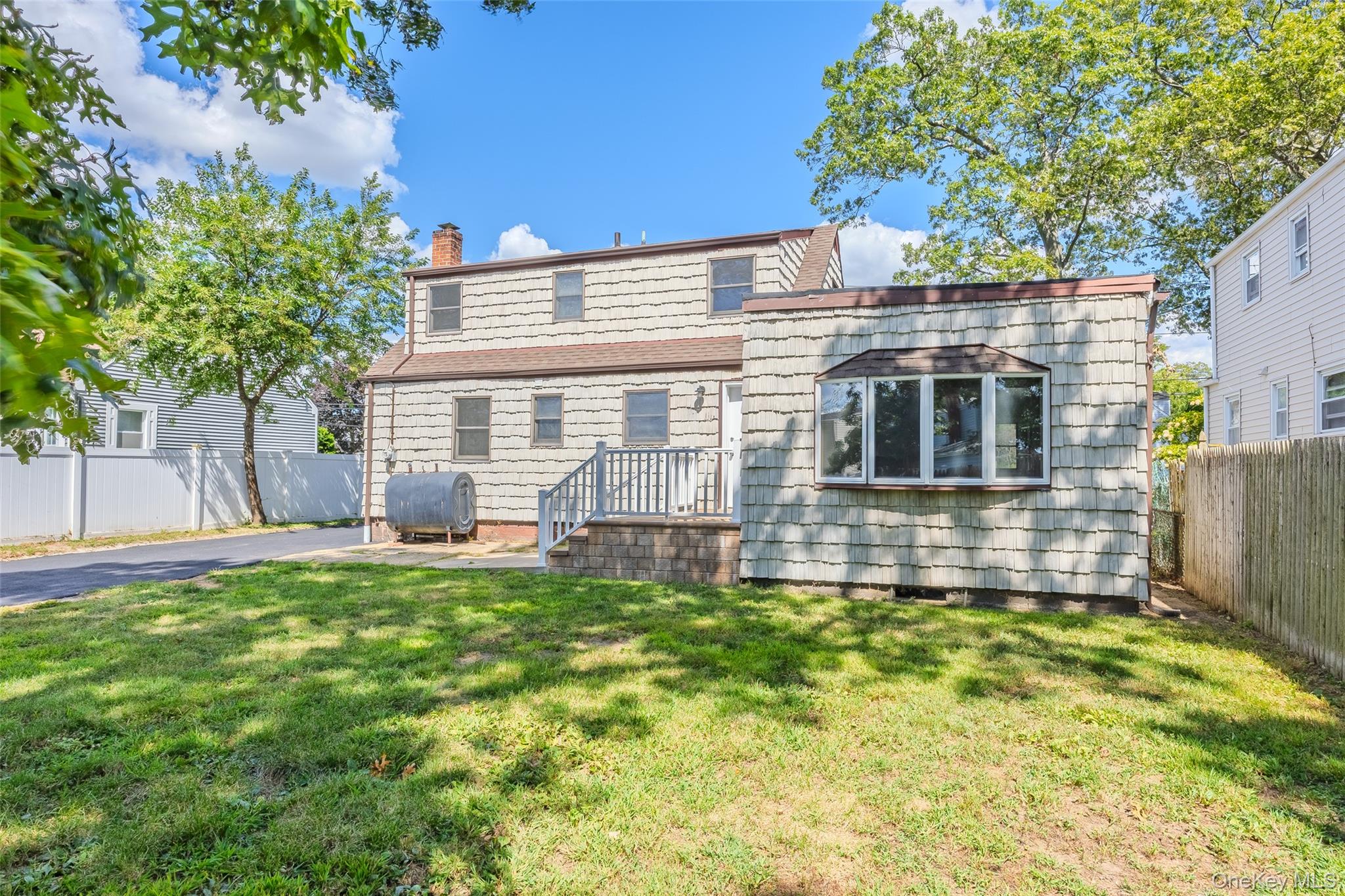 #3 photo, 196 S Broome Avenue, Lindenhurst , NY 11757