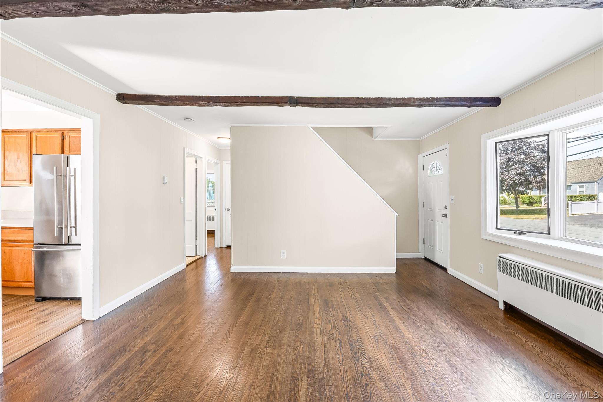 #8 photo, 196 S Broome Avenue, Lindenhurst , NY 11757