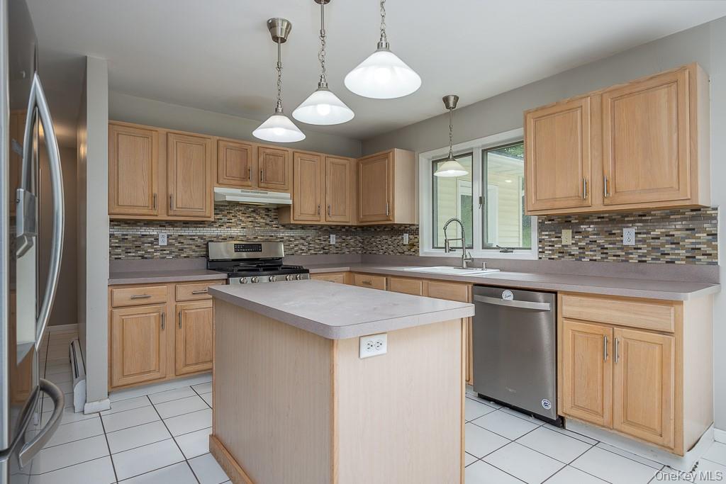 #9 photo, 5 Sherwood Farms Court, Stony Point , NY 10980