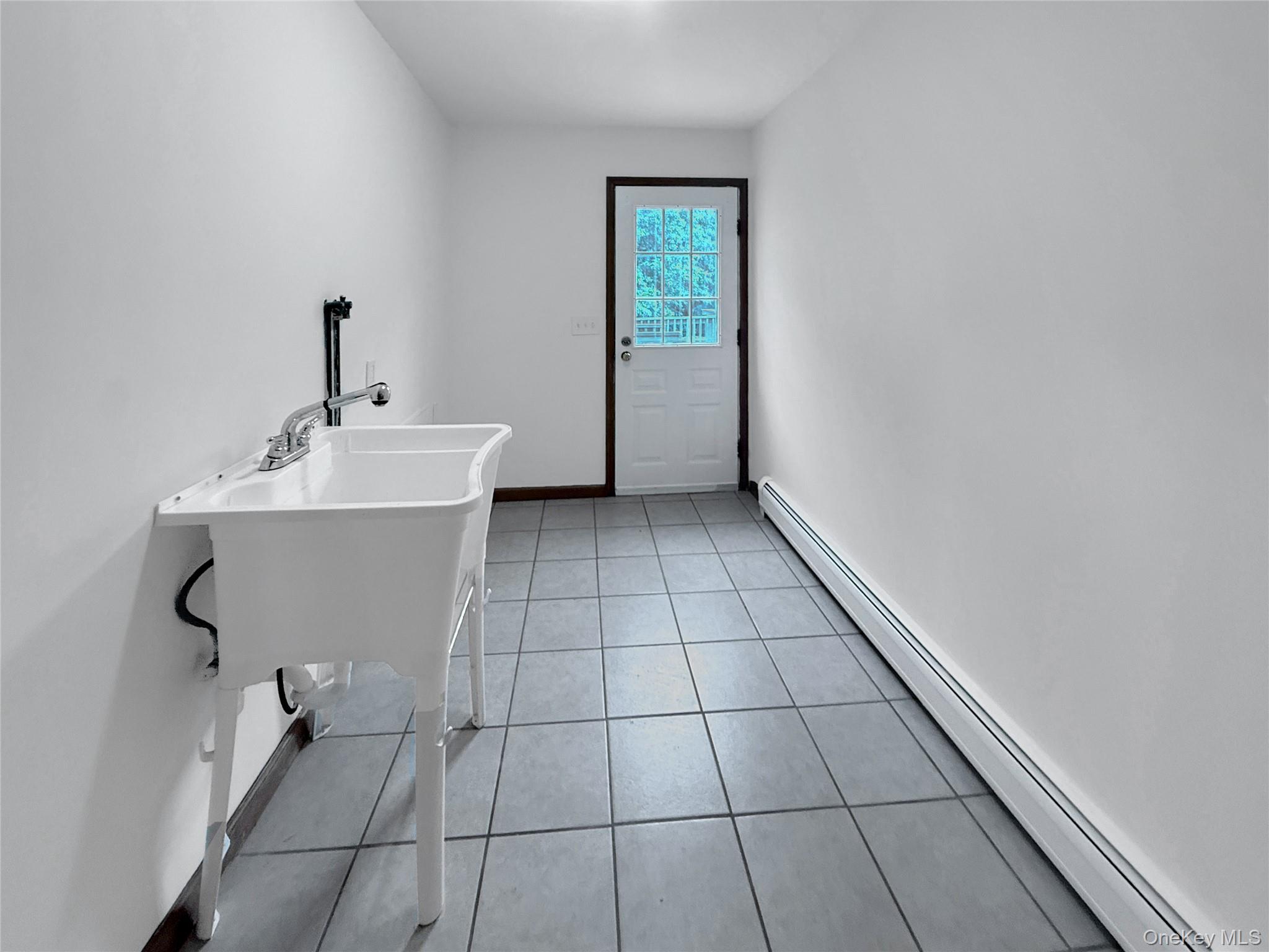 #13 photo, 325 Jackson Avenue, New Windsor , NY 12553