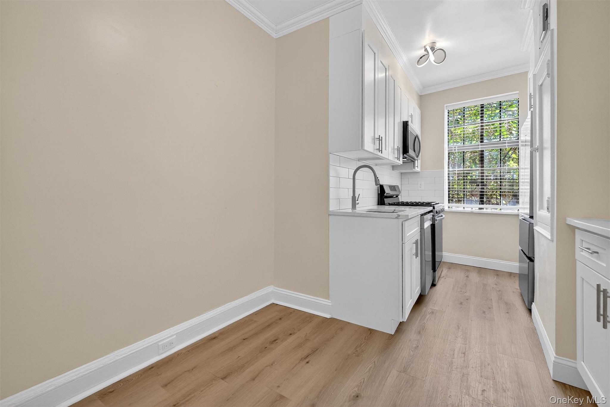 #11 photo, 2 Westchester Avenue, White Plains , NY 10601