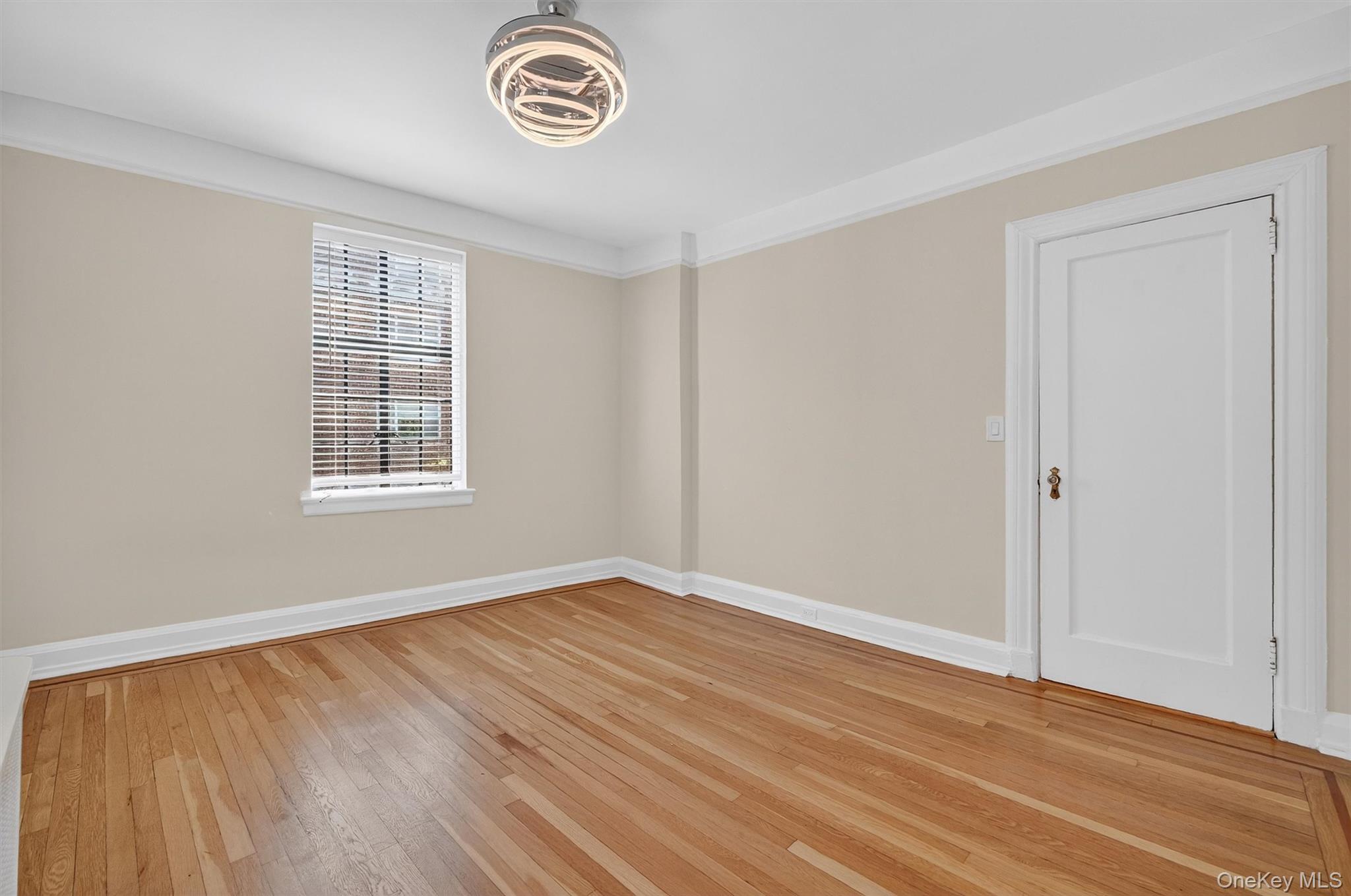 #18 photo, 2 Westchester Avenue, White Plains , NY 10601