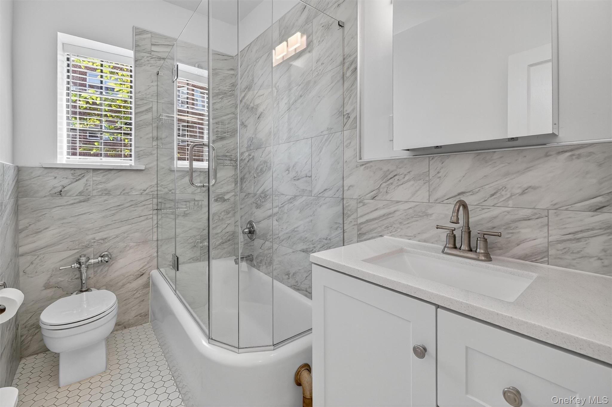 #19 photo, 2 Westchester Avenue, White Plains , NY 10601