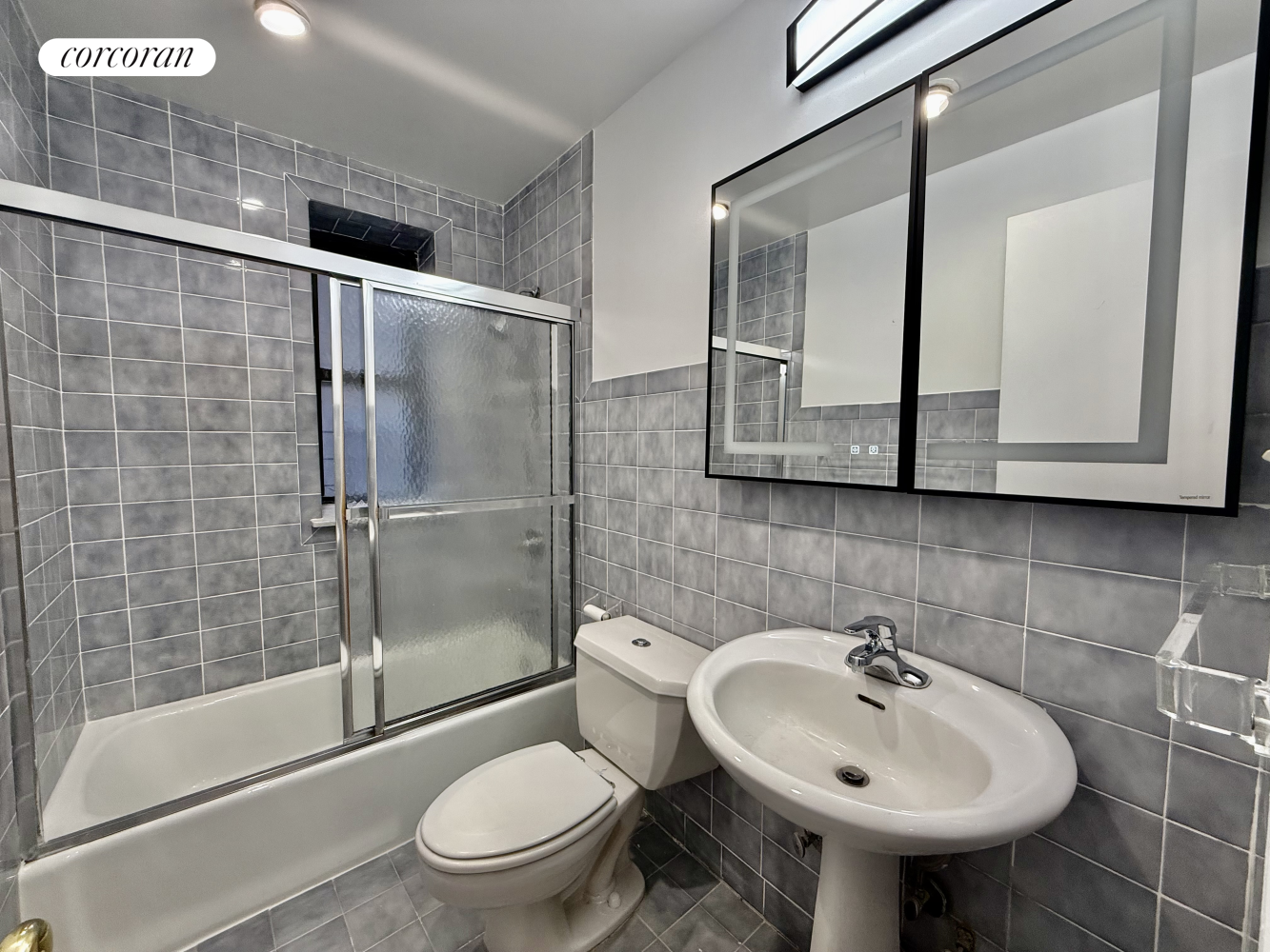 #12 photo, 880 W 181ST Street, マンハッタン Hudson Heights , NY 10033