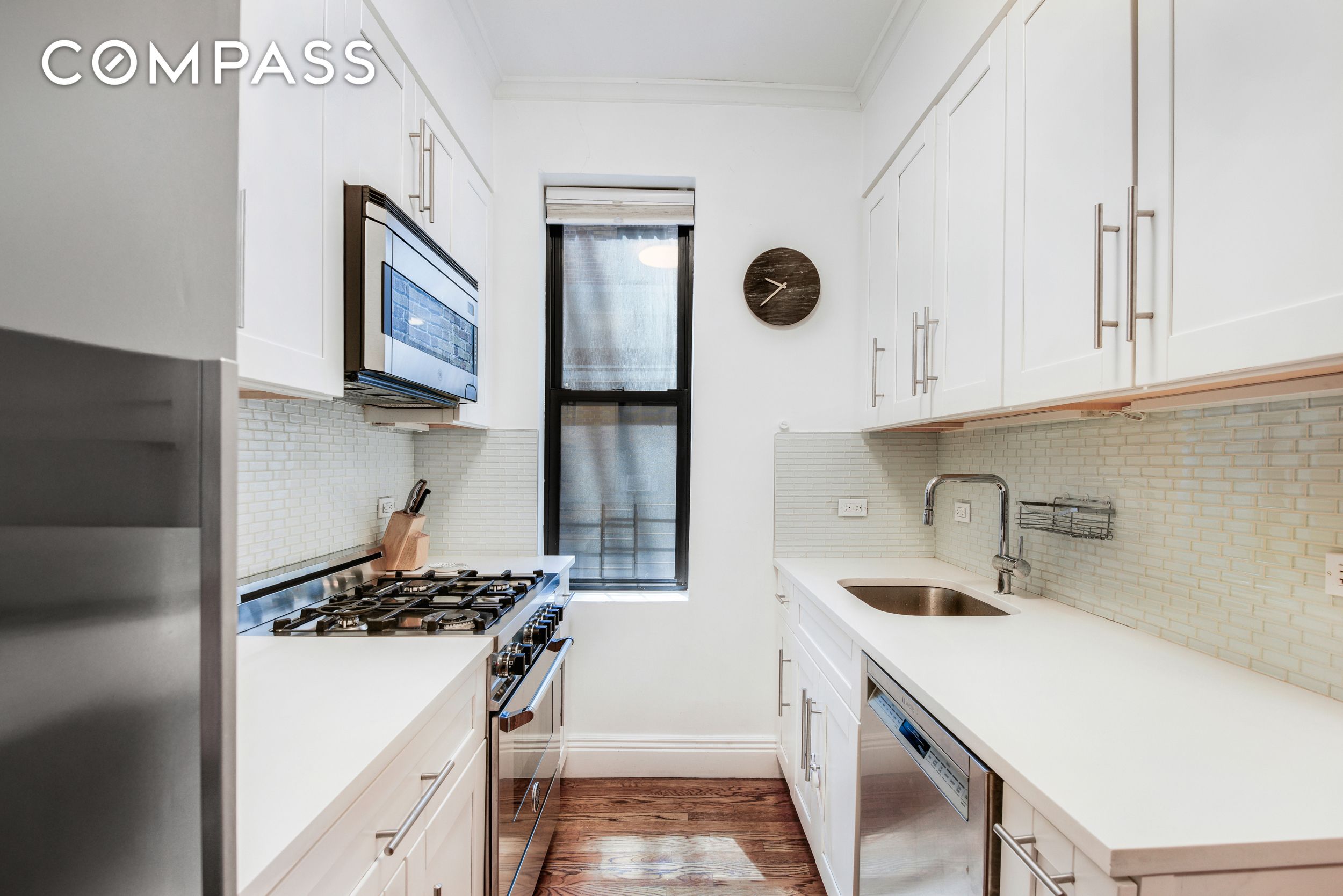 #4 photo, 24-75 38th Street, クイーンズ区 Astoria , NY 11103