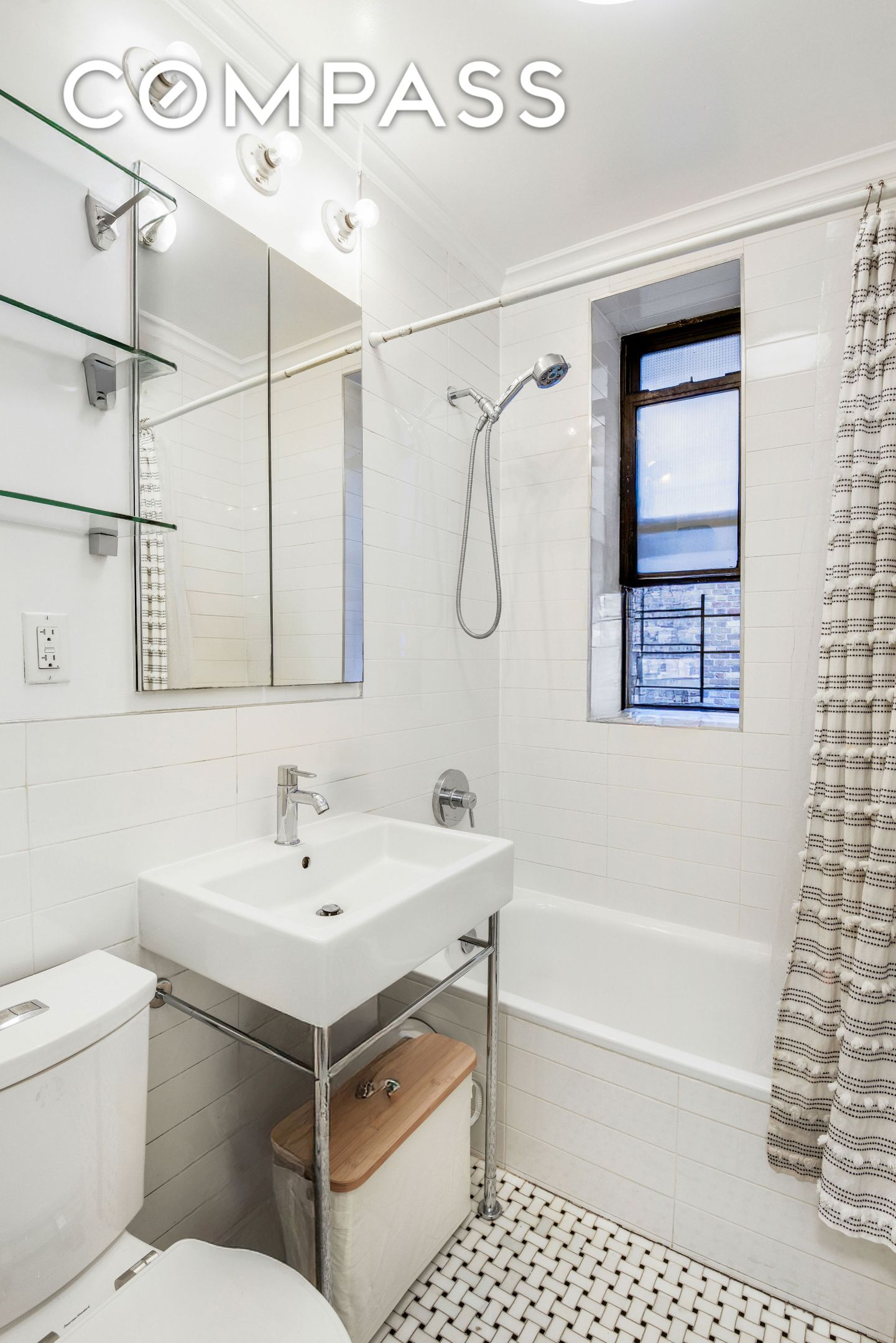 #6 photo, 24-75 38th Street, クイーンズ区 Astoria , NY 11103