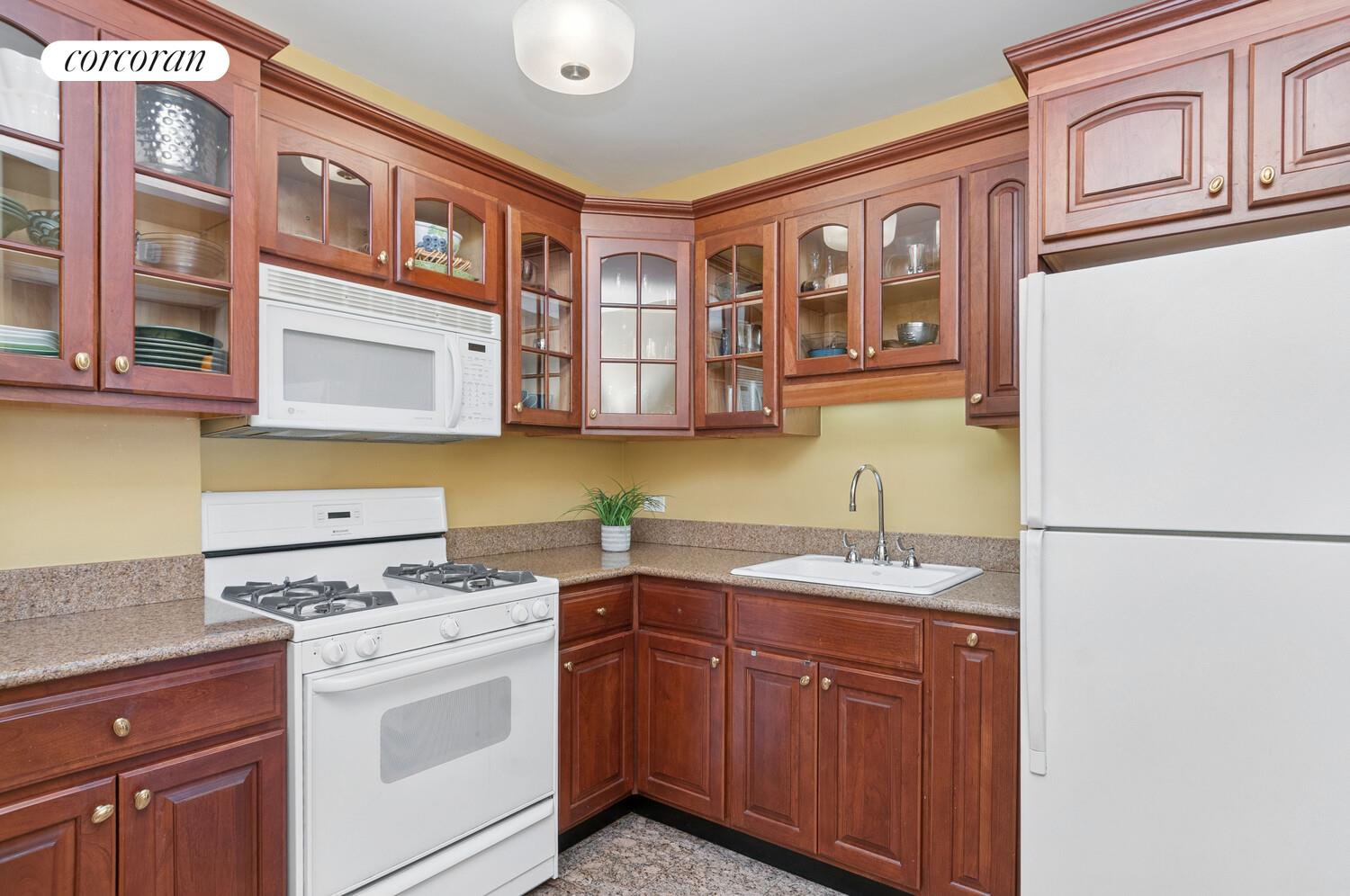 #5 photo, 340 E 64TH Street, マンハッタン Lenox Hill , NY 10065