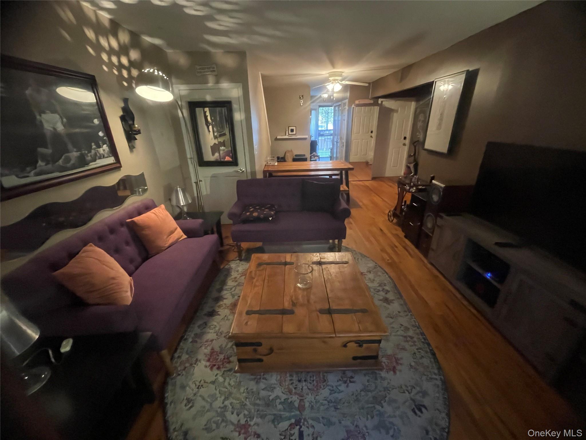 #2 photo, 841 Courtlandt Avenue, ブロンクス区 Bronx , NY 10451