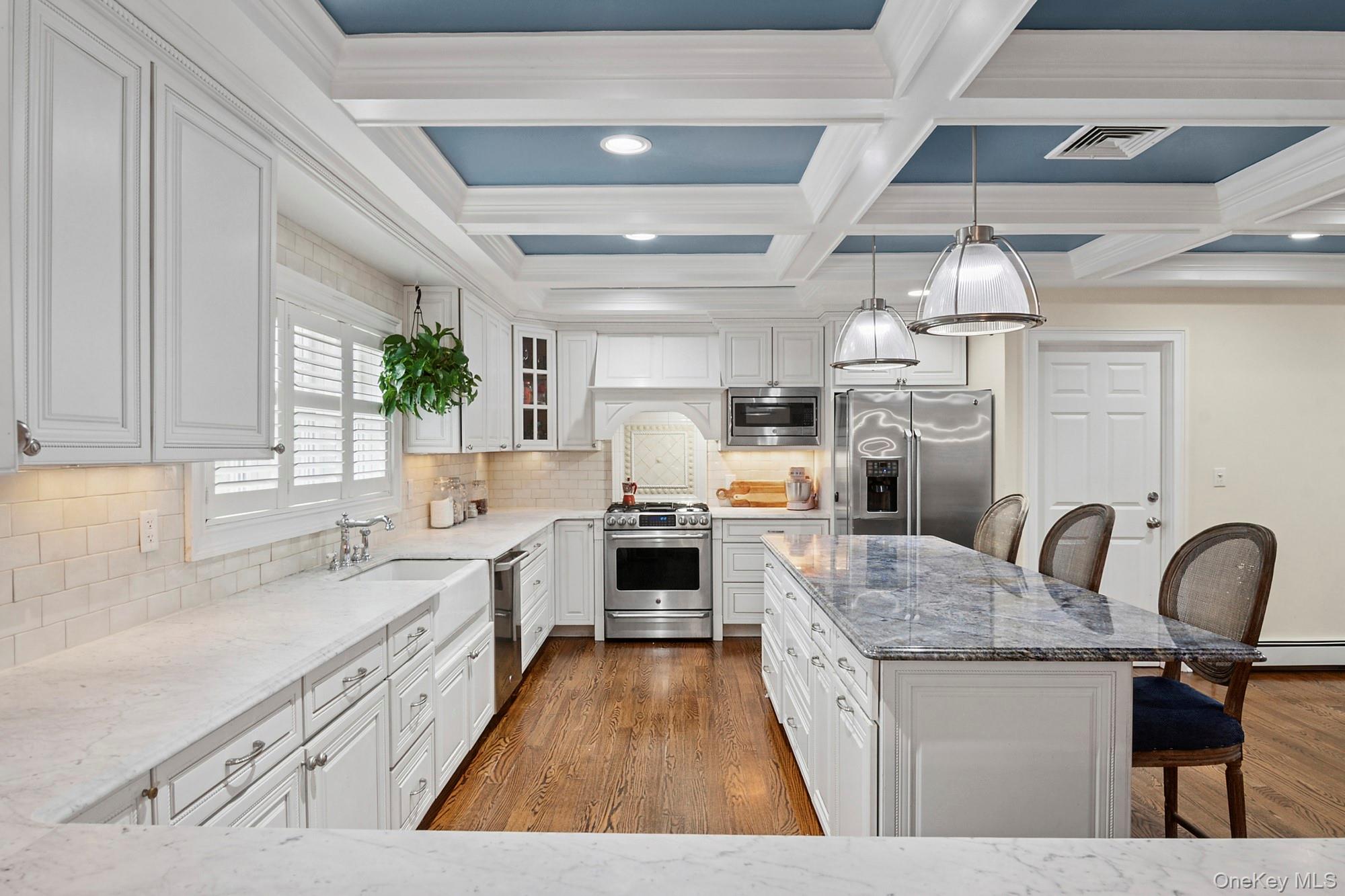 #4 photo, 96-15 165th Avenue, Howard Beach , NY 11414