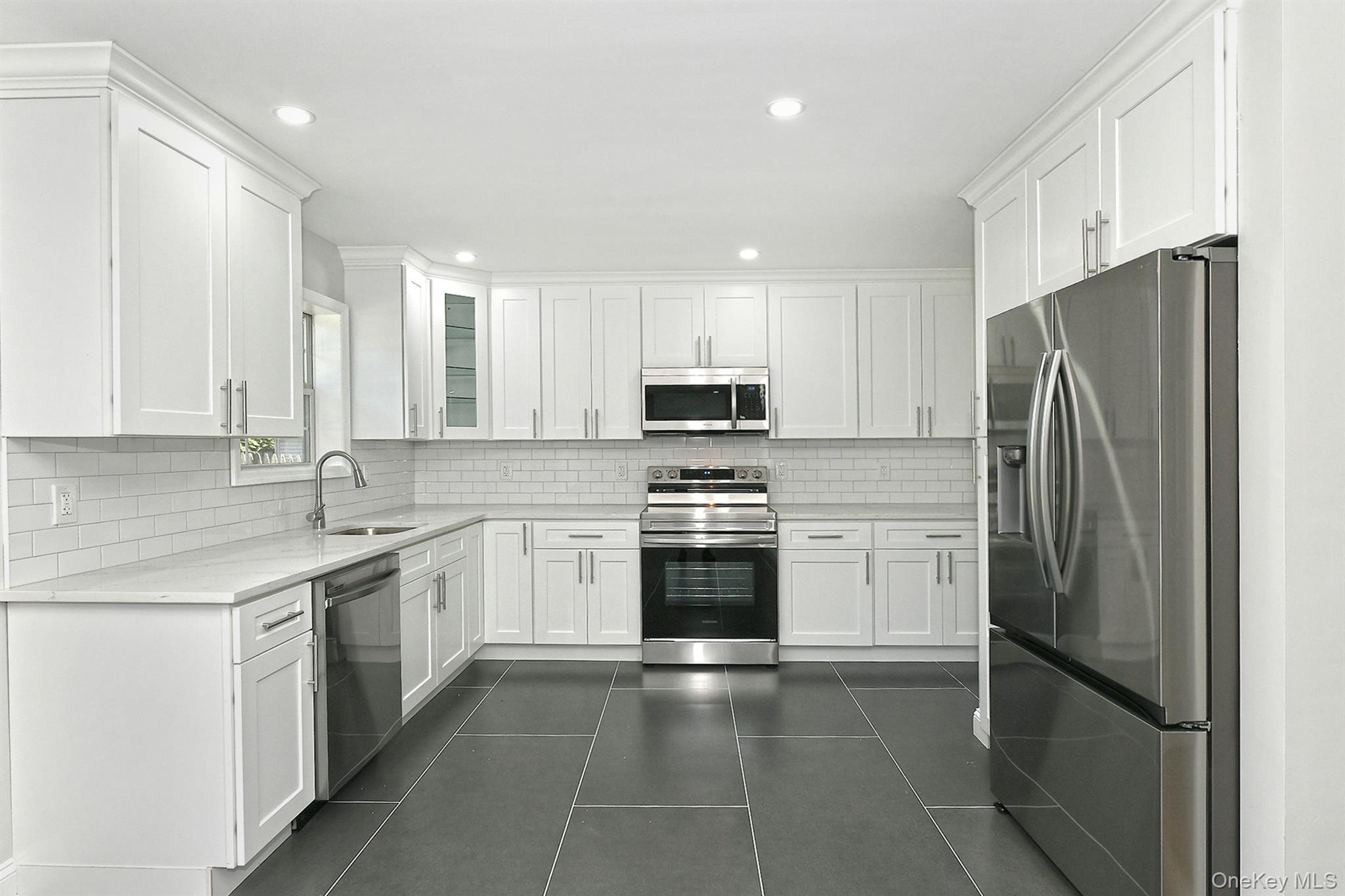 #11 photo, 61 Spar Drive, サフォーク郡 Mastic Beach , NY 11951