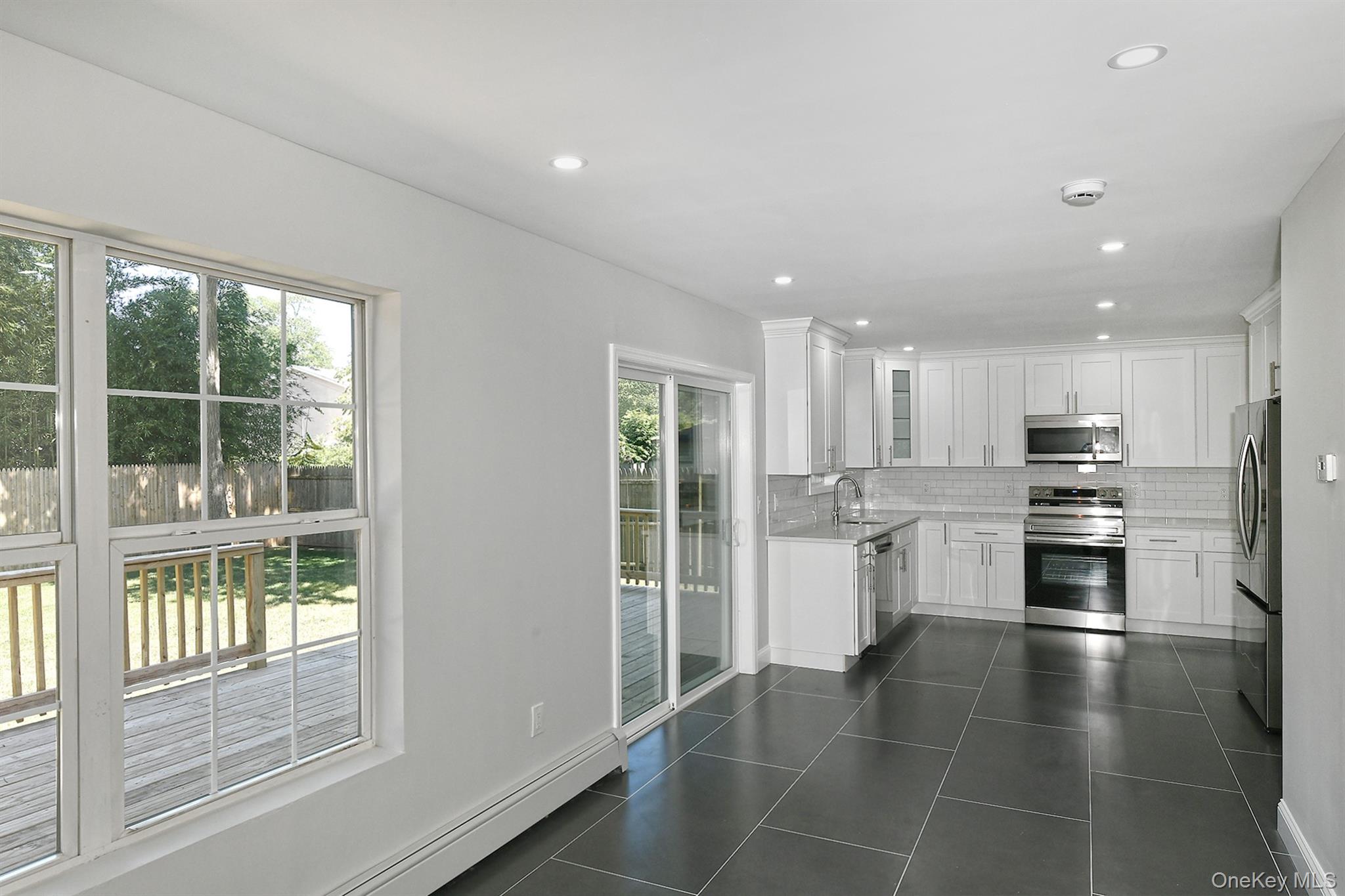 #17 photo, 61 Spar Drive, サフォーク郡 Mastic Beach , NY 11951