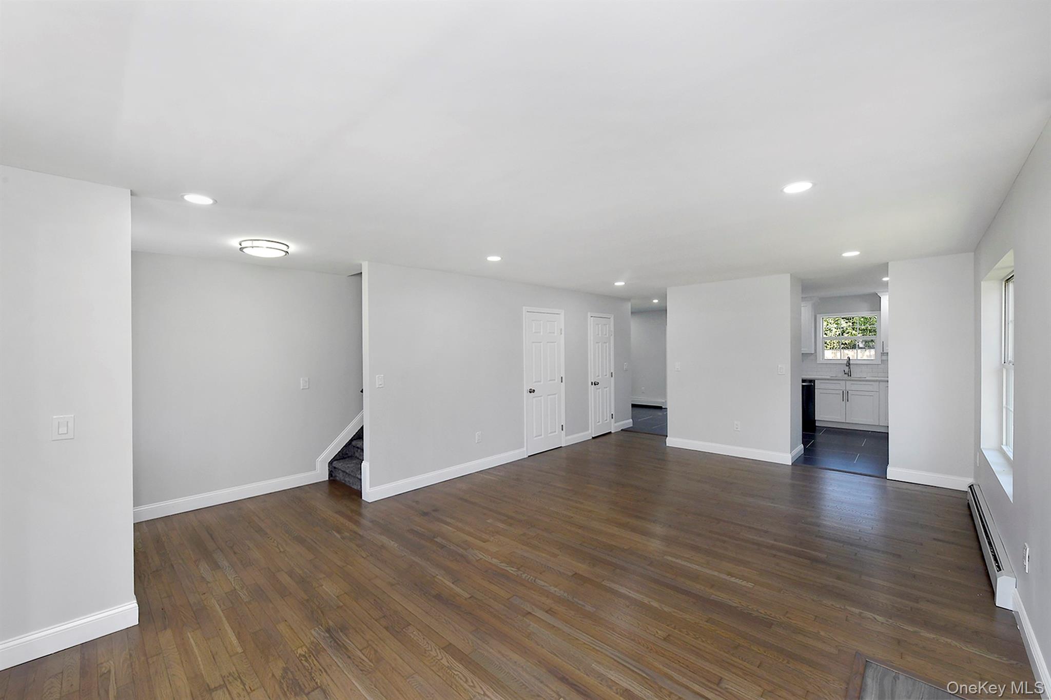 #8 photo, 61 Spar Drive, サフォーク郡 Mastic Beach , NY 11951