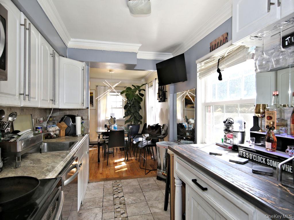 #2 photo, 403 Woodland Hills Road, White Plains , NY 10603