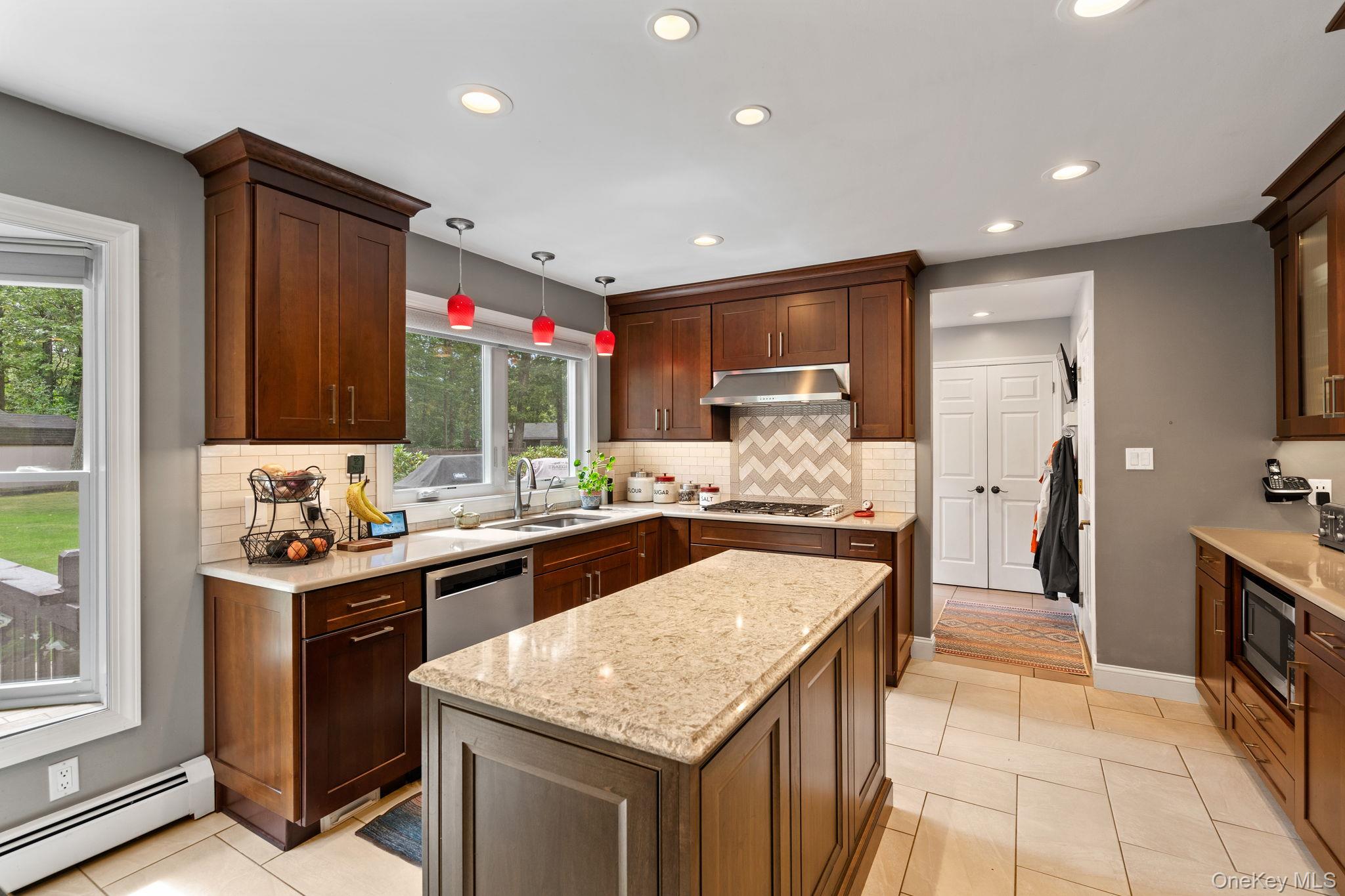 #10 photo, 323 Sycamore Drive, New Windsor , NY 12553