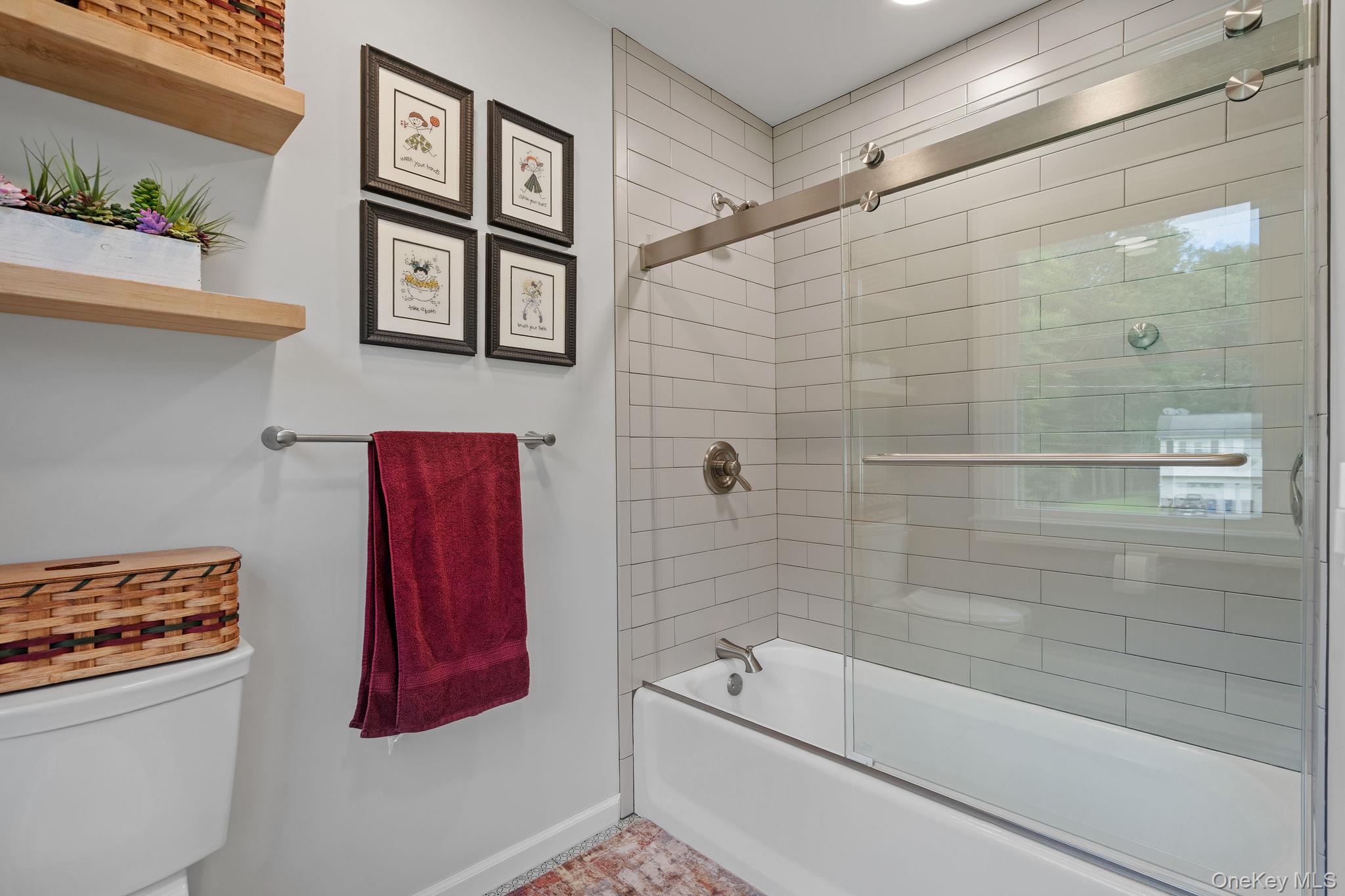 #20 photo, 323 Sycamore Drive, New Windsor , NY 12553