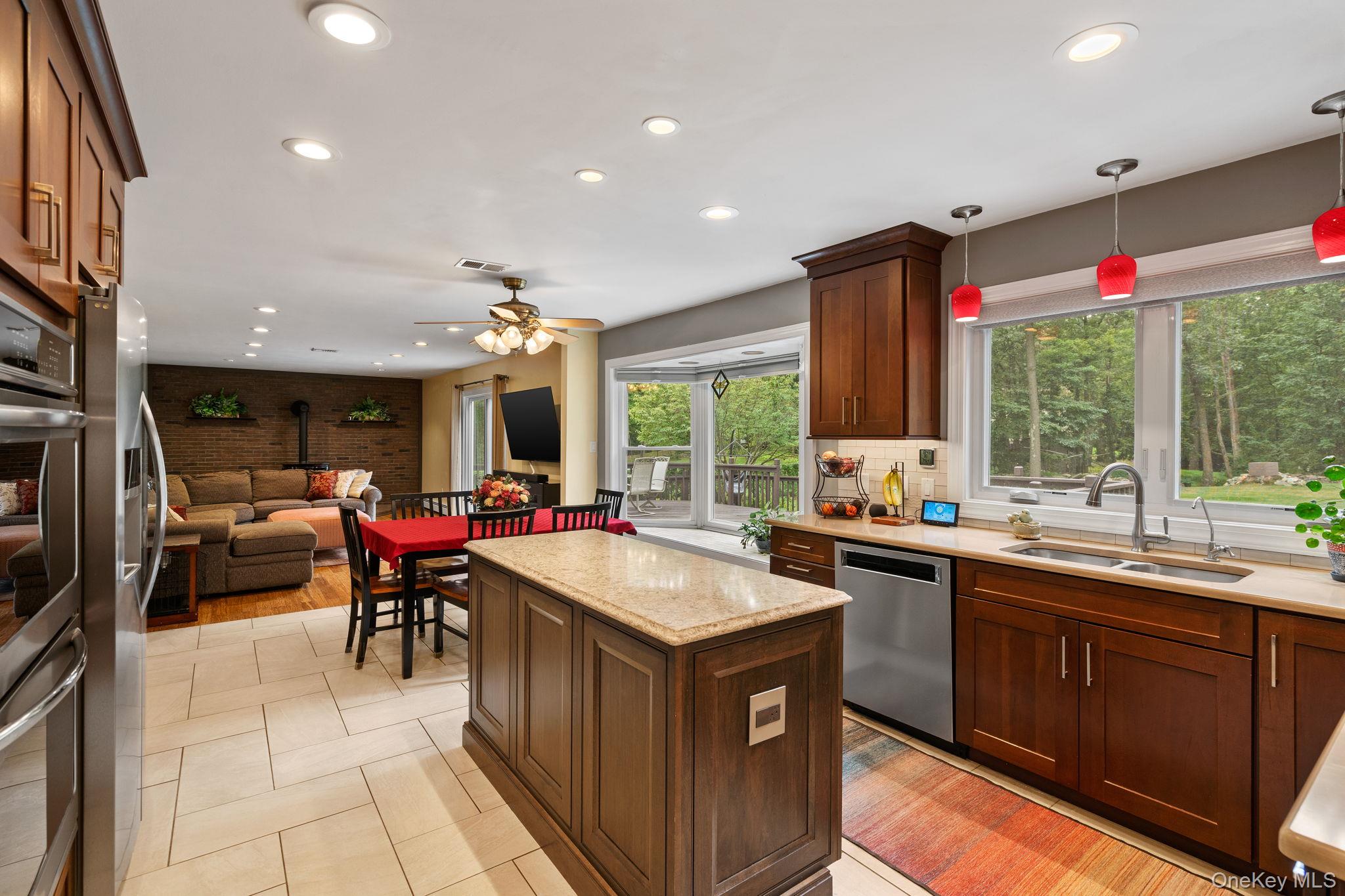 #3 photo, 323 Sycamore Drive, New Windsor , NY 12553