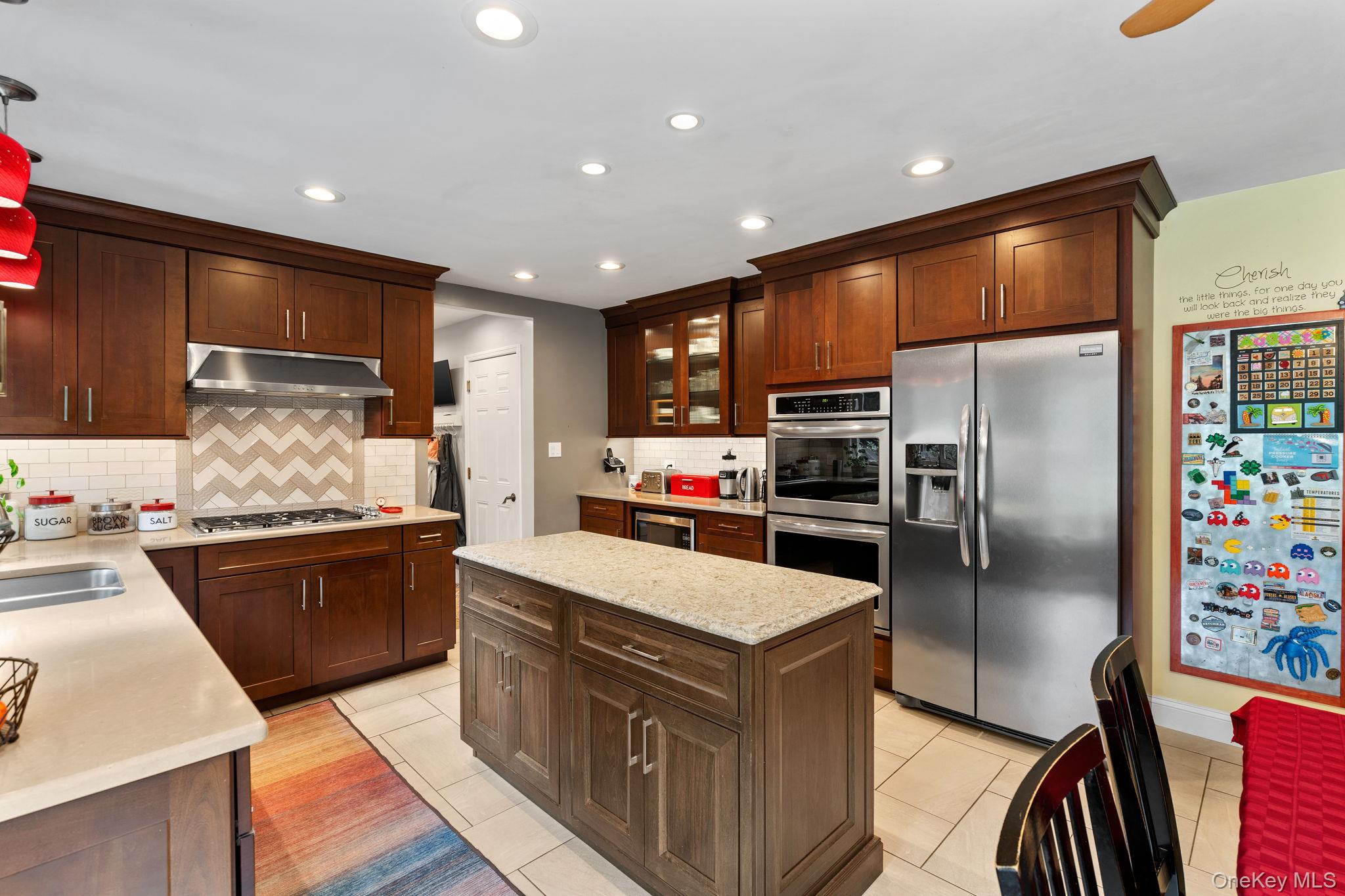 #4 photo, 323 Sycamore Drive, New Windsor , NY 12553