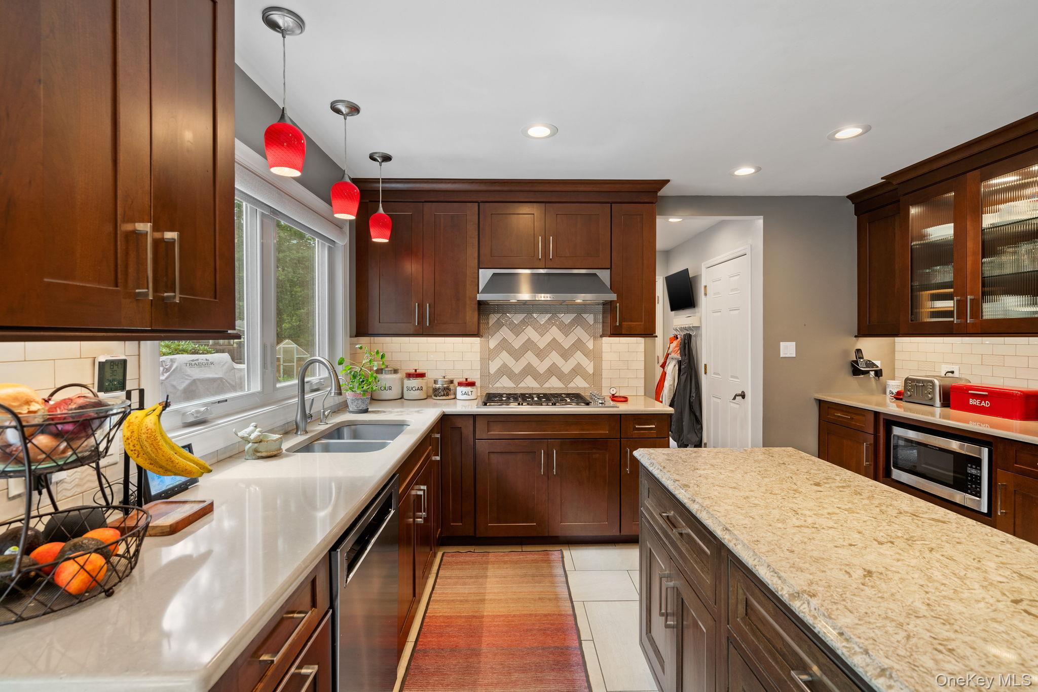 #9 photo, 323 Sycamore Drive, New Windsor , NY 12553