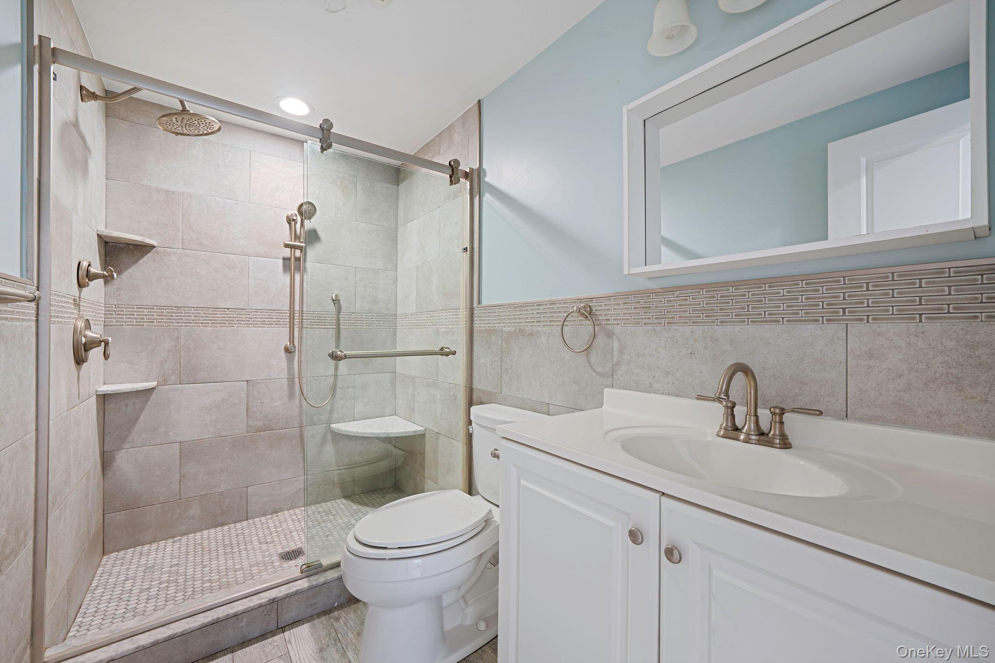 #10 photo, 14 Hawthorne Street, サフォーク郡 Mastic , NY 11950