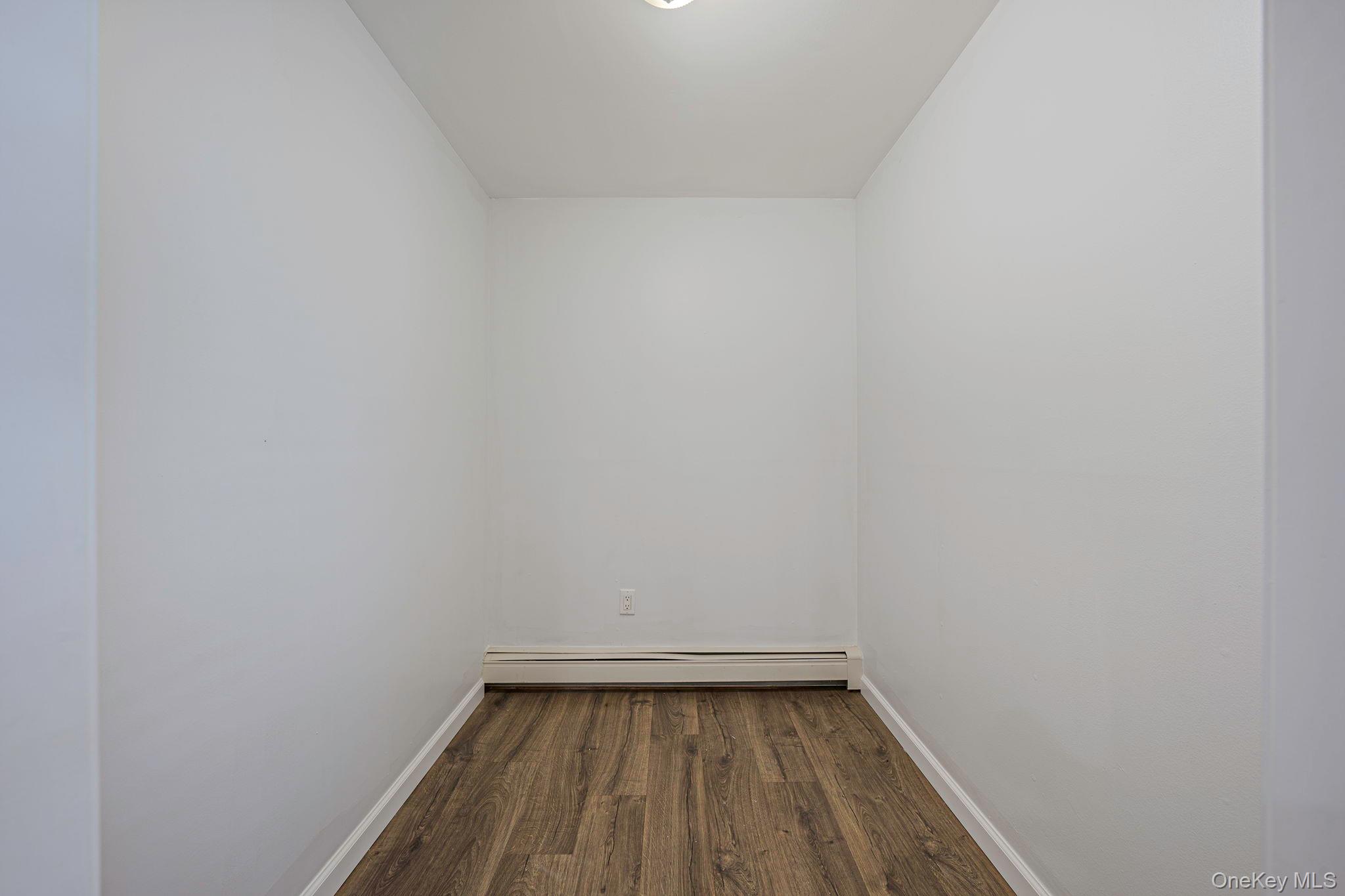 #15 photo, 14 Hawthorne Street, サフォーク郡 Mastic , NY 11950