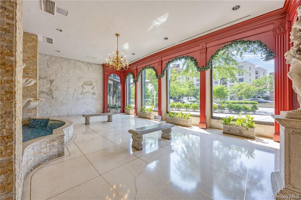 #3 photo, 1020 Grand Concourse, ブロンクス区 Bronx , NY 10451