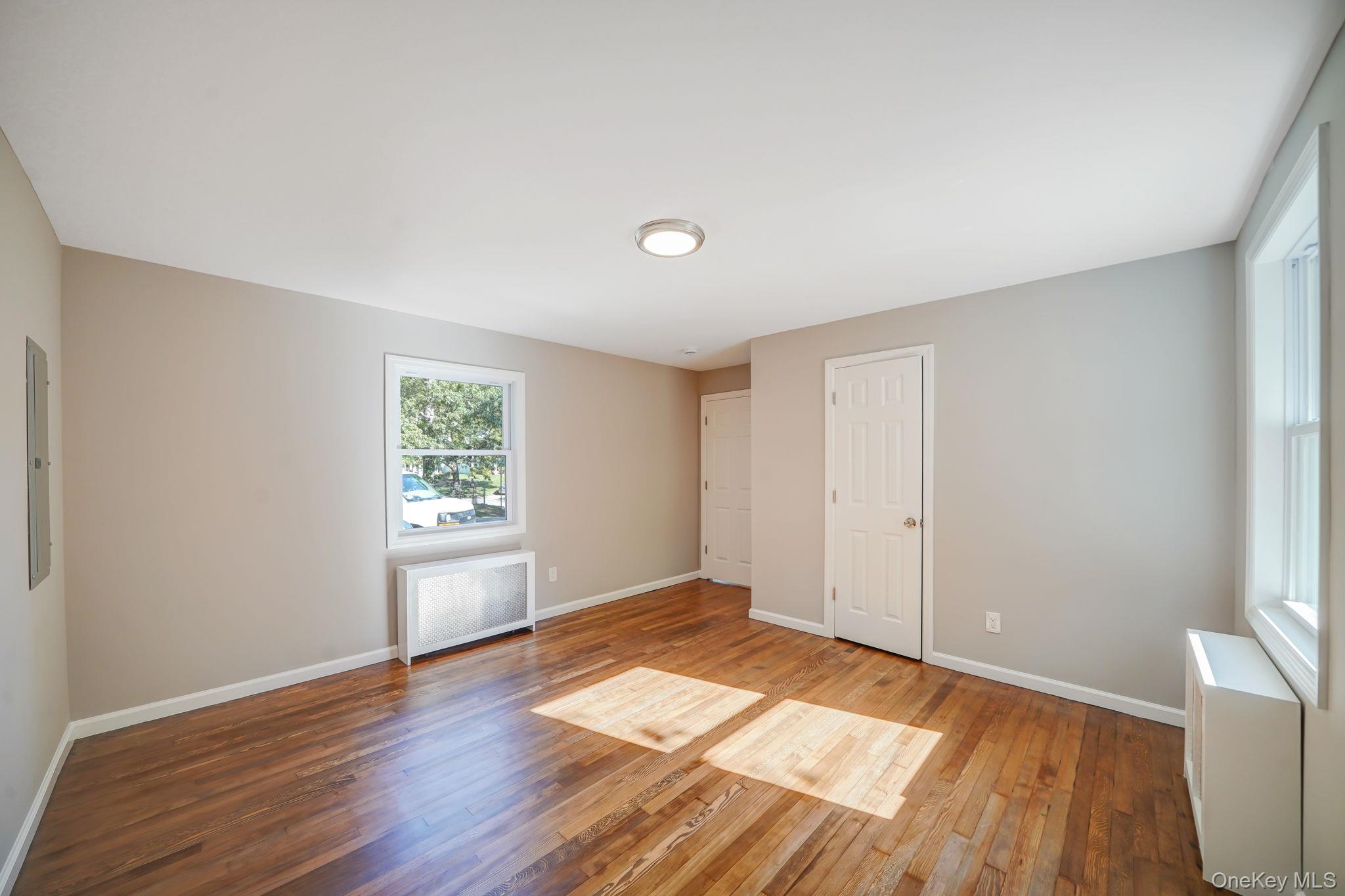 #13 photo, 2 Myrtle Lane, サフォーク郡 Coram , NY 11727